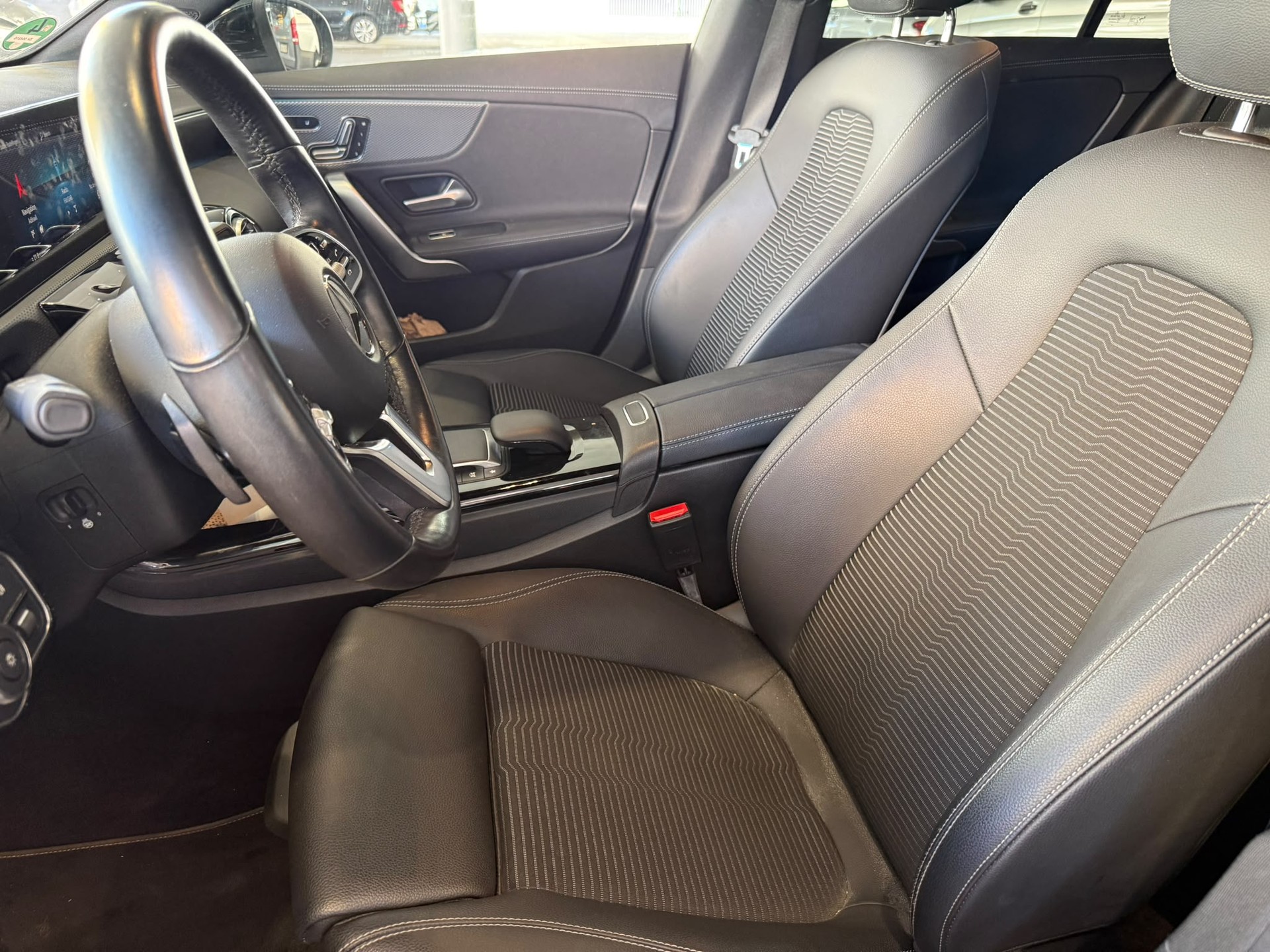 MERCEDES-BENZ CLA 220 d 4MATIC Coupé Swiss Star Progressive-image-6