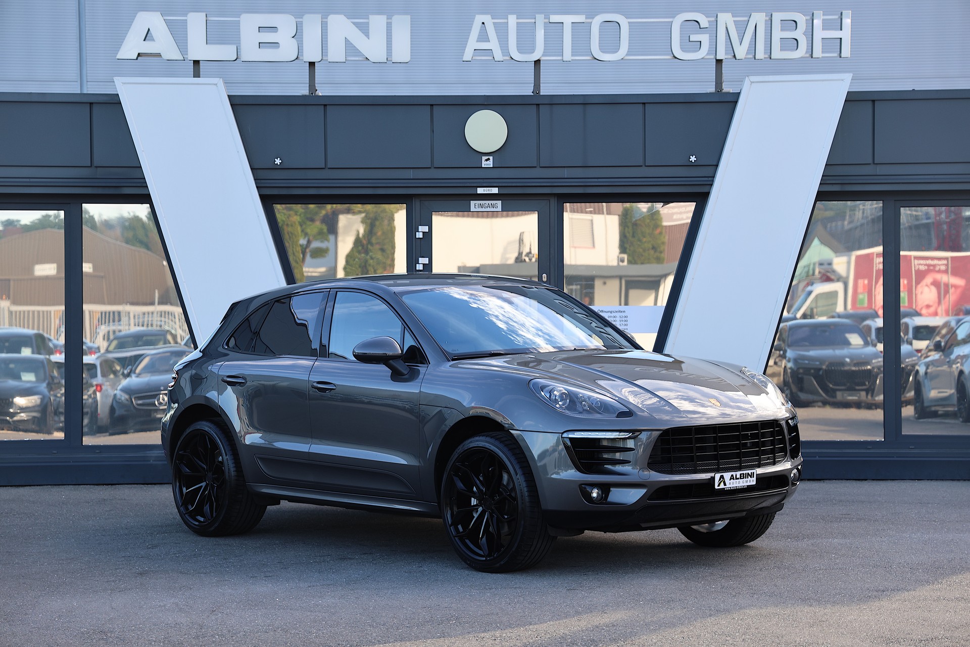 PORSCHE Macan 3.0 V6 S-image-1