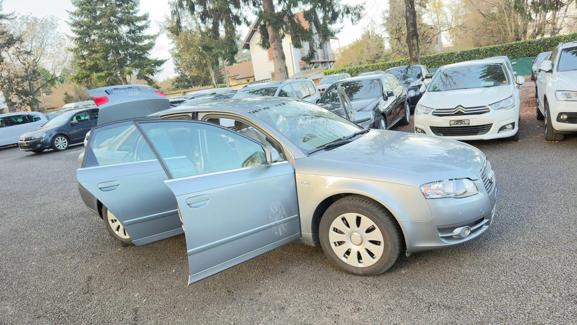 AUDI A4 Limousine 2.0 Turbo FSI-image-8