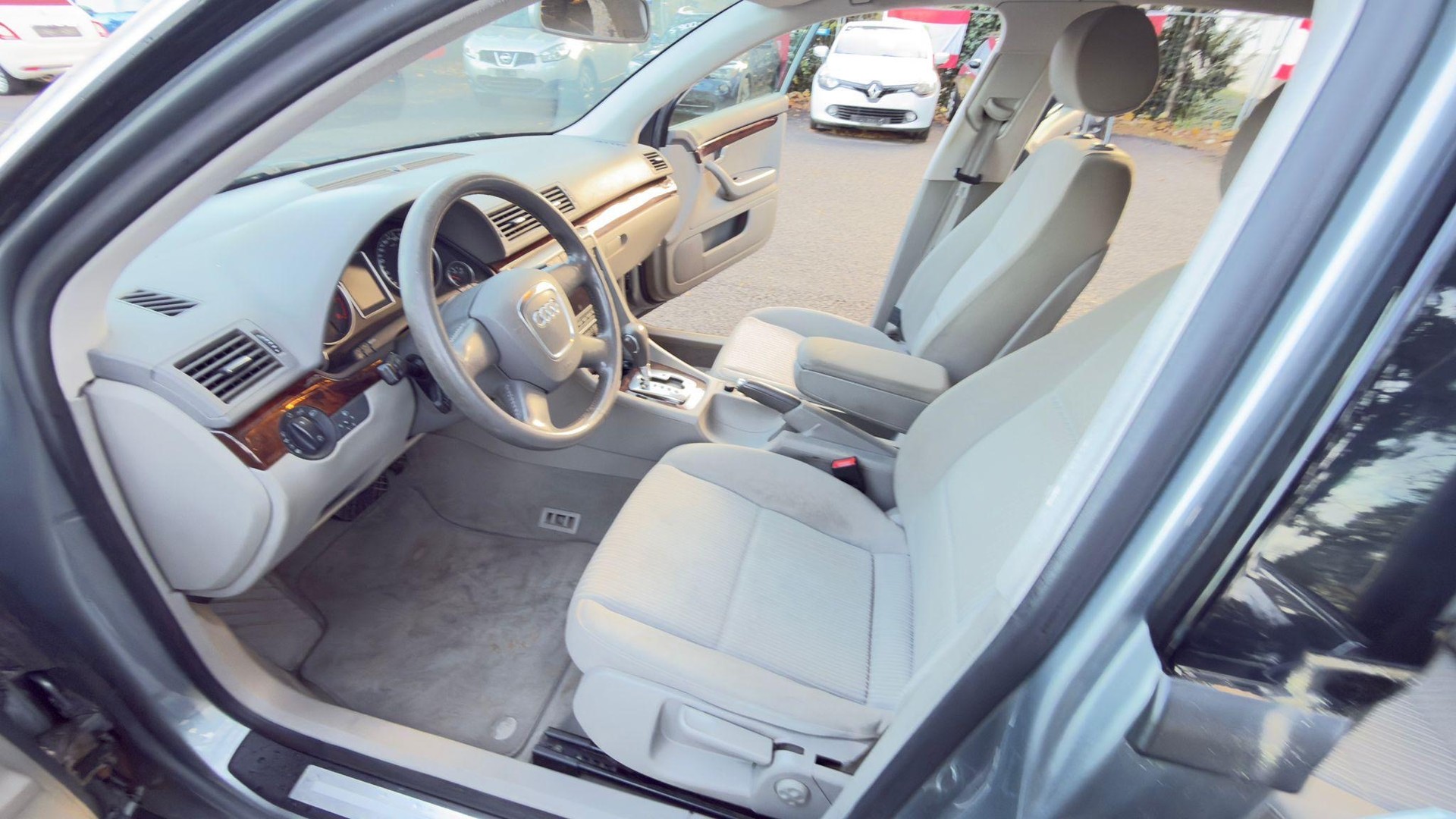 AUDI A4 Limousine 2.0 Turbo FSI-image-9