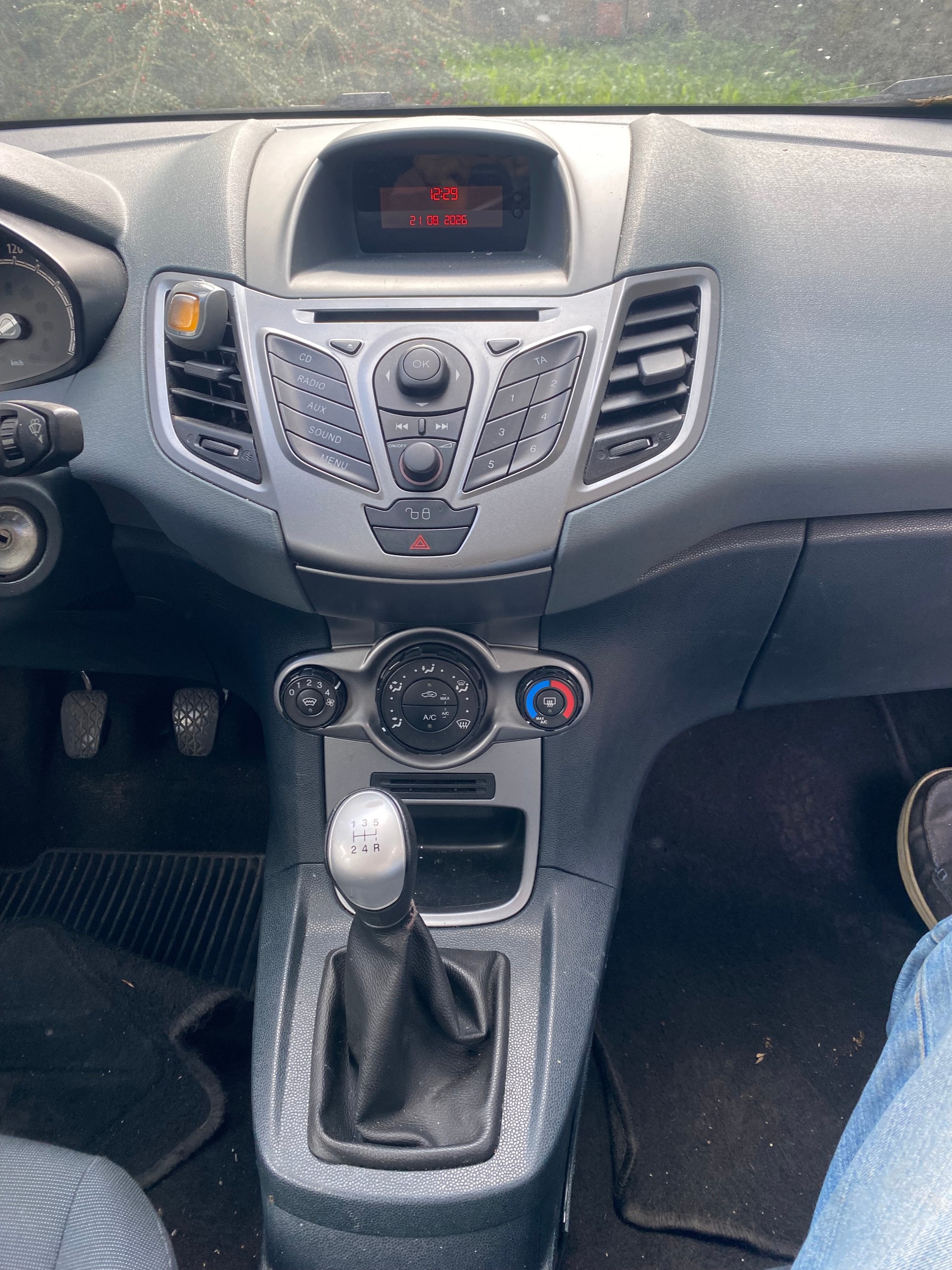 FORD Fiesta 1.25 16V Colourline-image-7