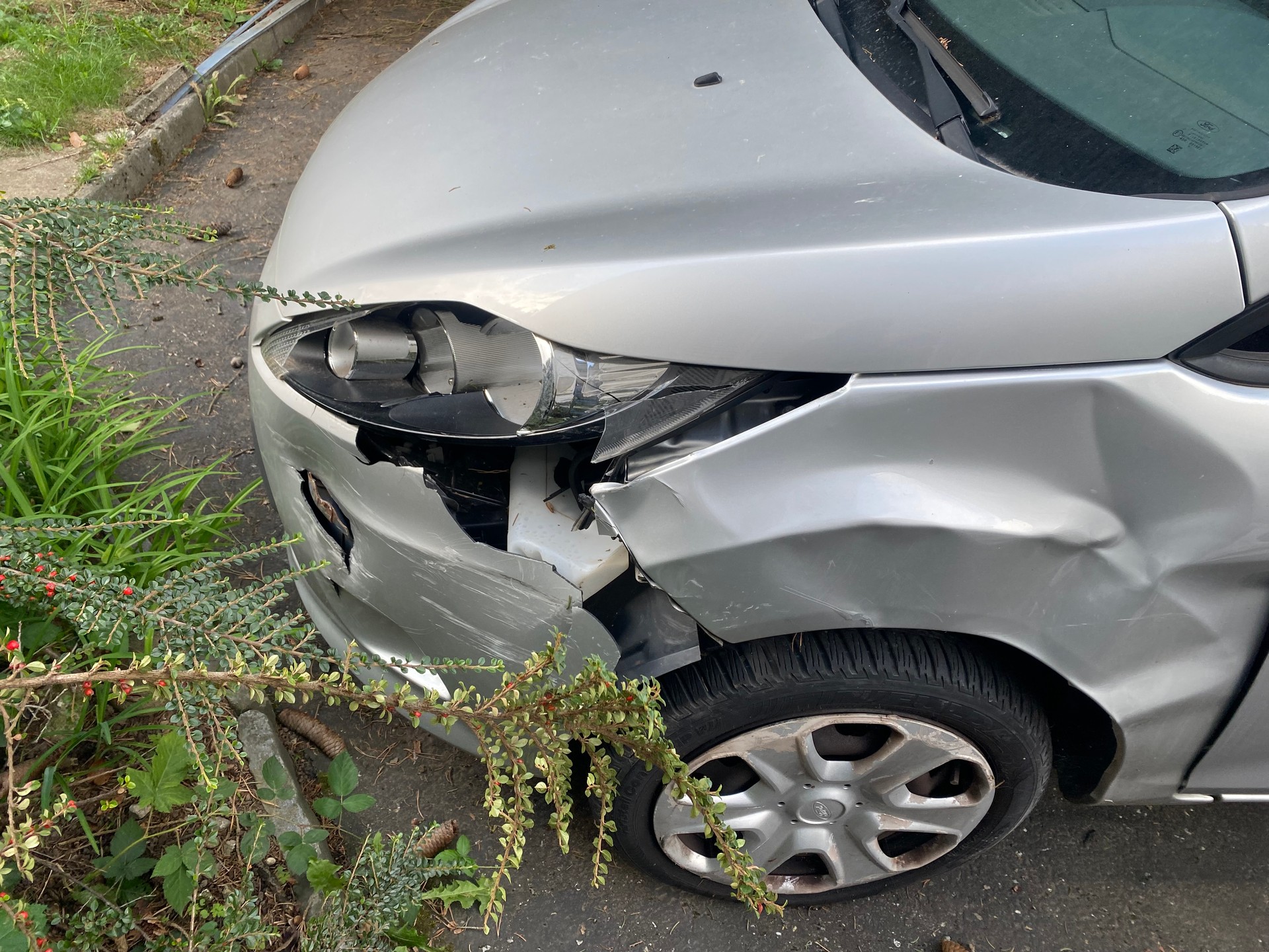 FORD Fiesta 1.25 16V Colourline-image-2