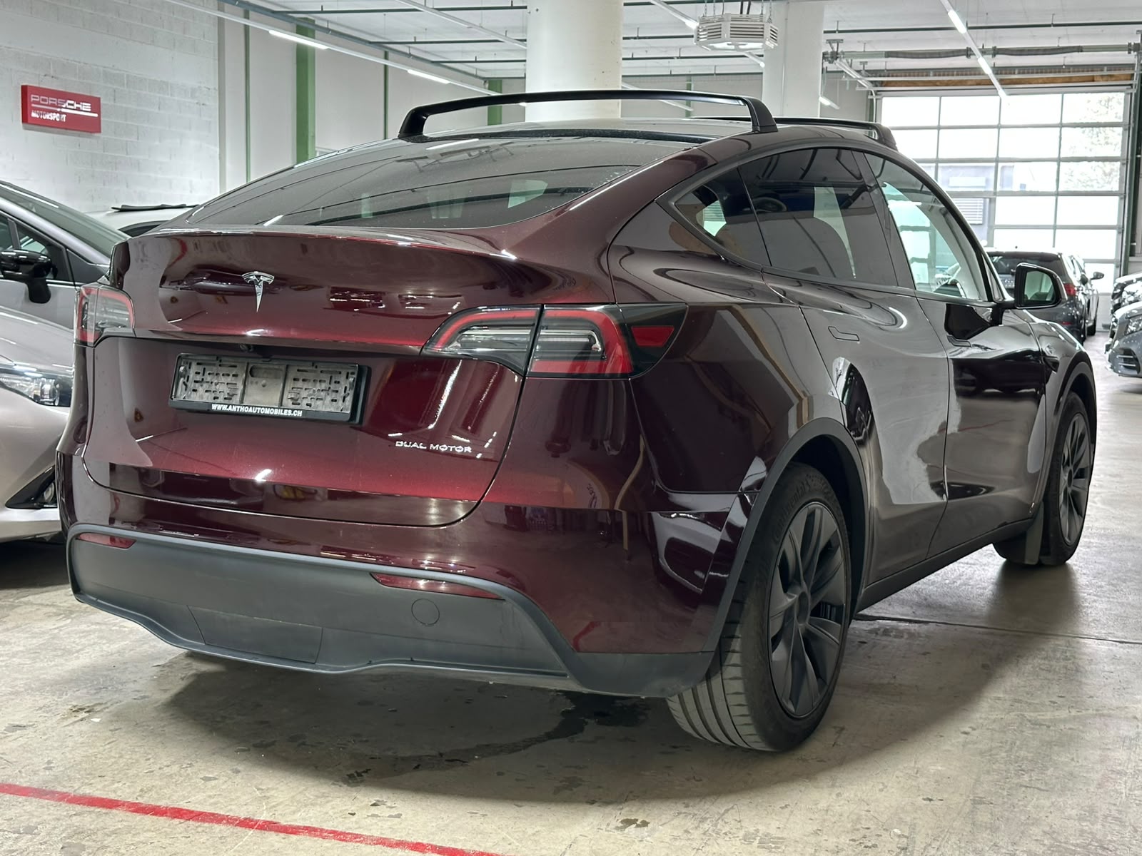 TESLA Model Y Long Range-image-4