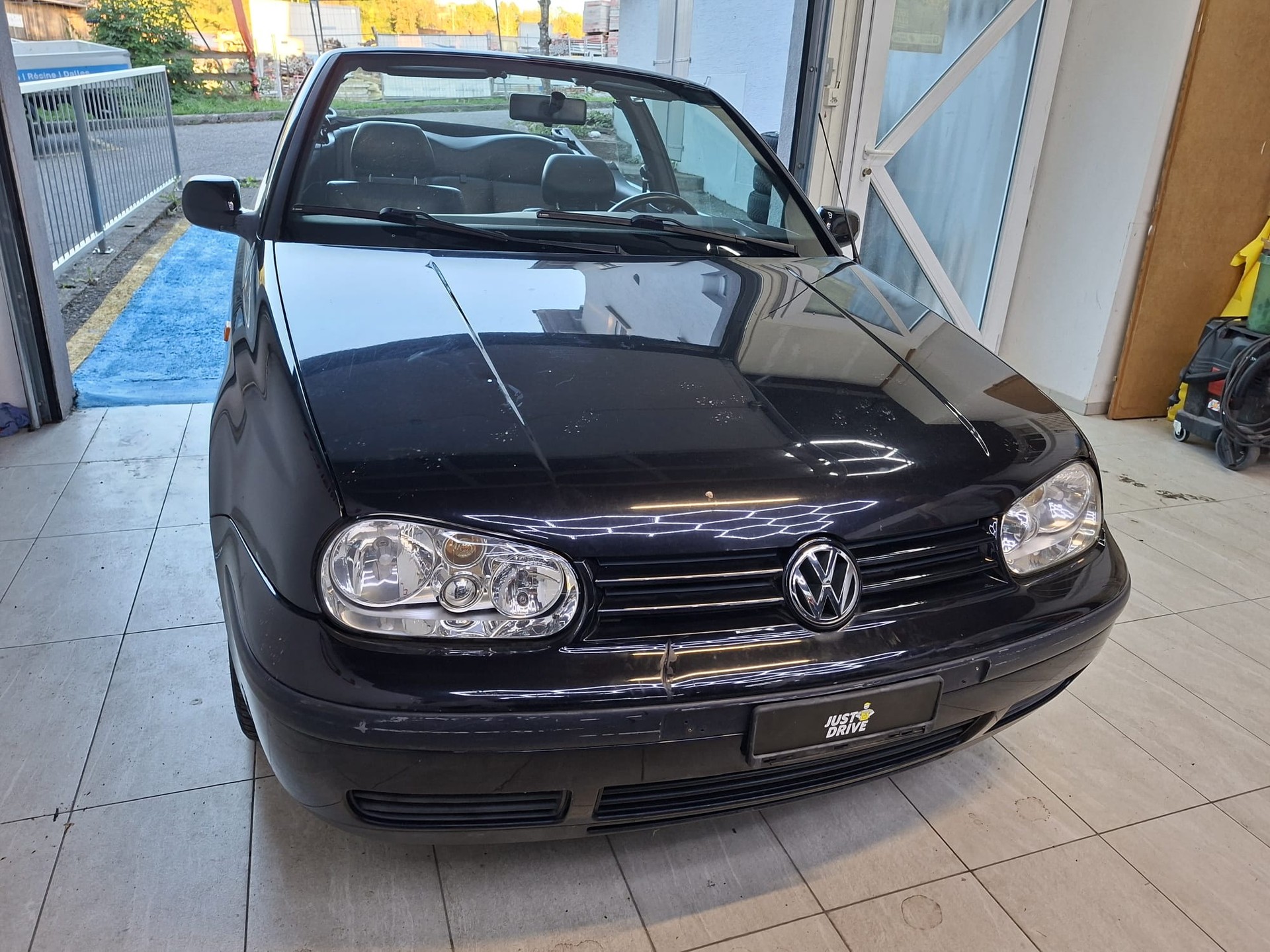 VW Golf Cabriolet 1600 Trendline-image-8