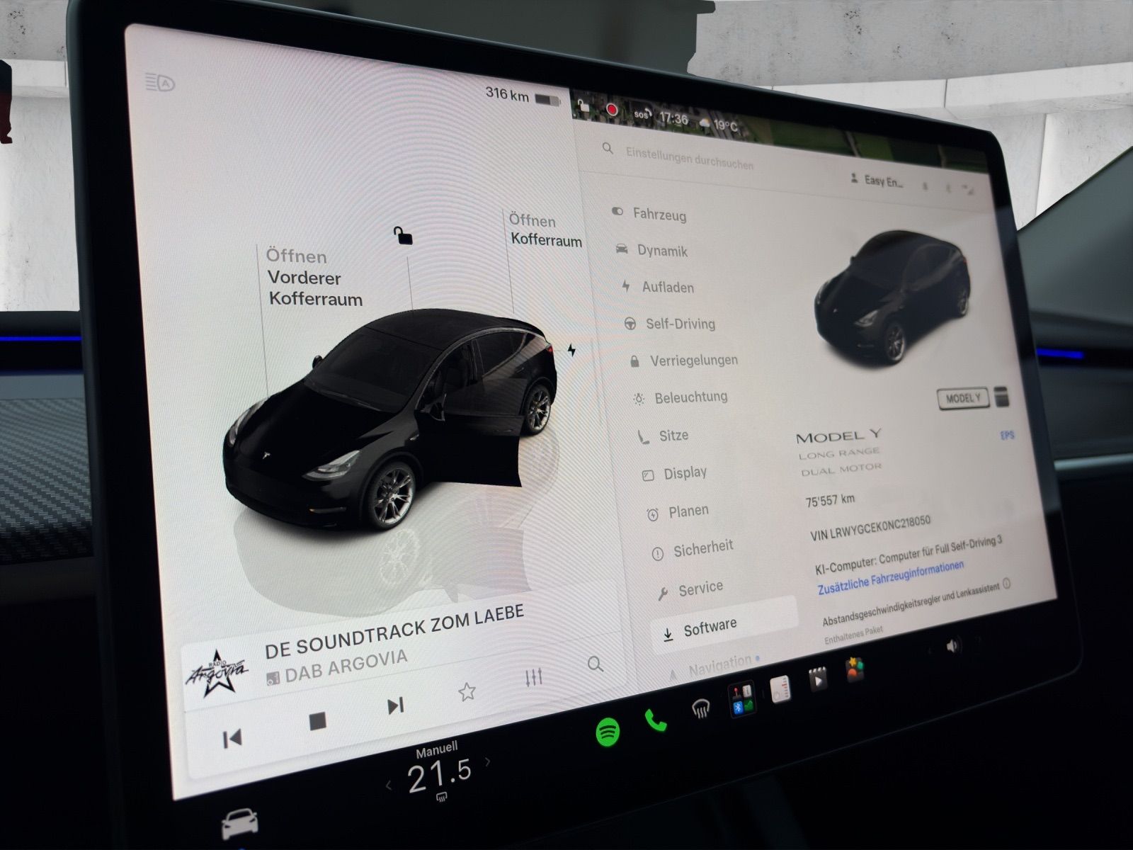 TESLA Model Y Long Range-image-11