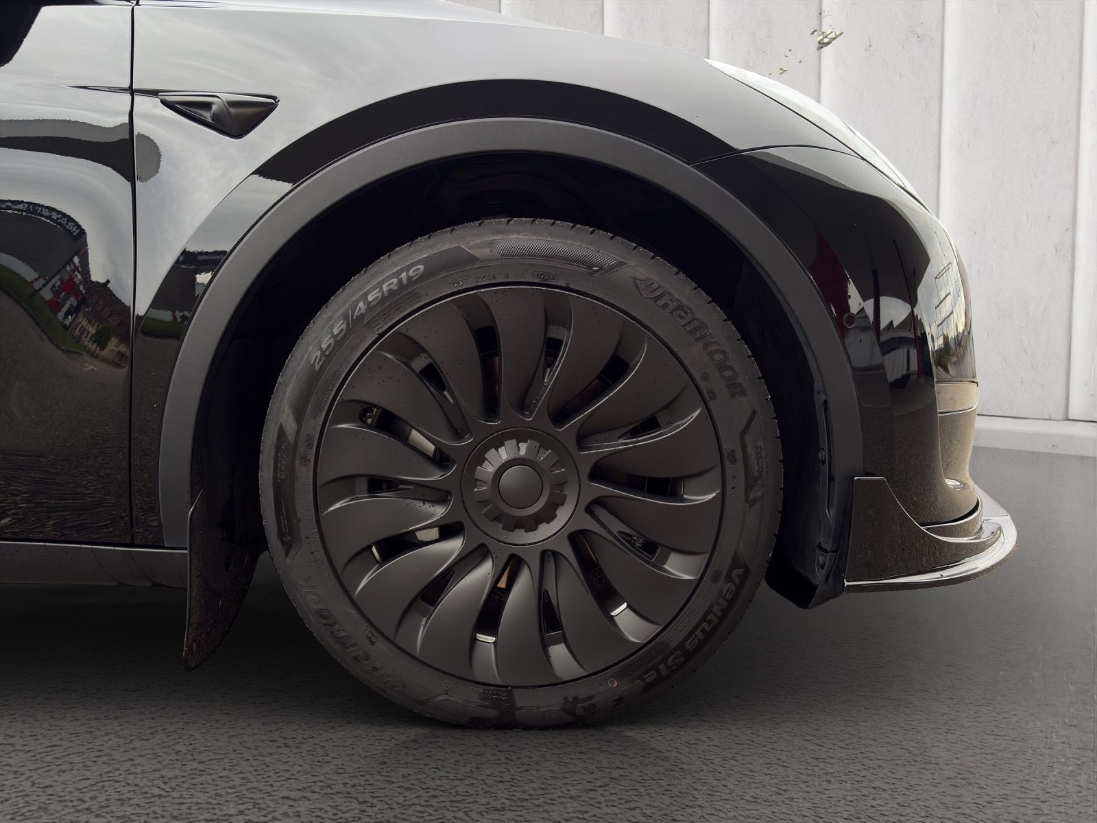 TESLA Model Y Long Range-image-19