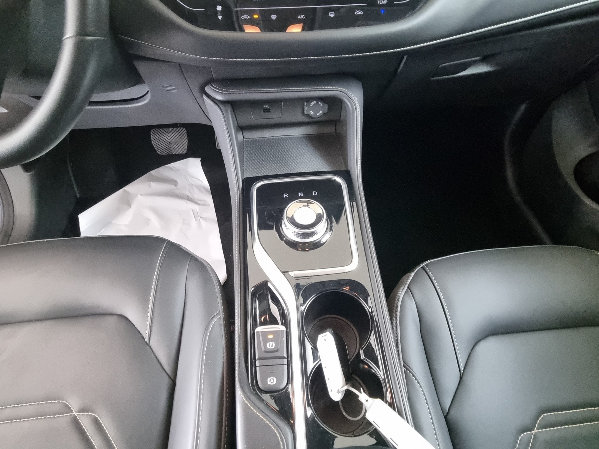 JAC e-JS4 EV Elektro Automat SUV-image-9