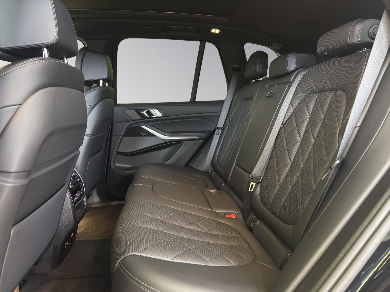 BMW X5 30d xDrive M-SportPaket-image-16