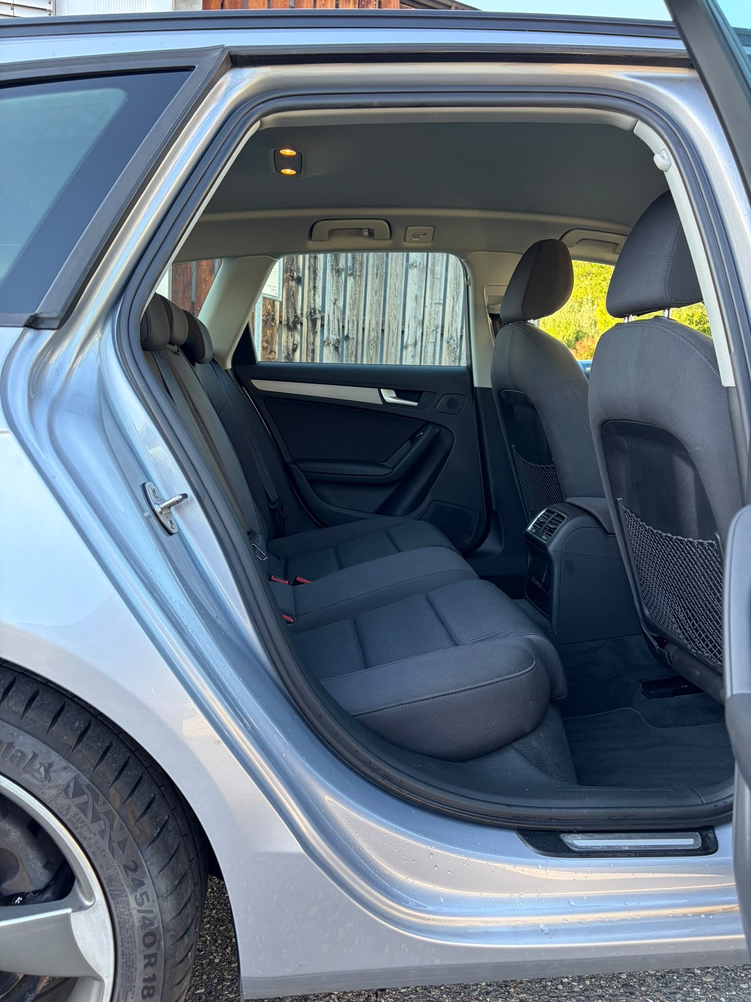 AUDI A4 Avant 2.0 TDI quattro S-tronic-image-9