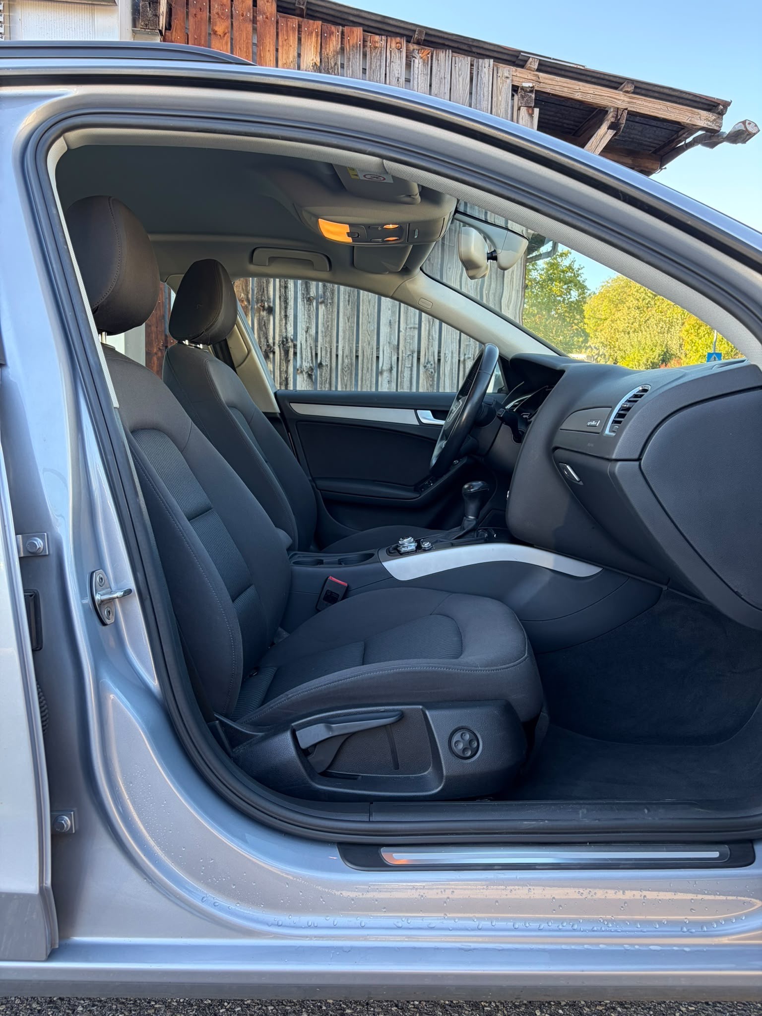AUDI A4 Avant 2.0 TDI quattro S-tronic-image-8