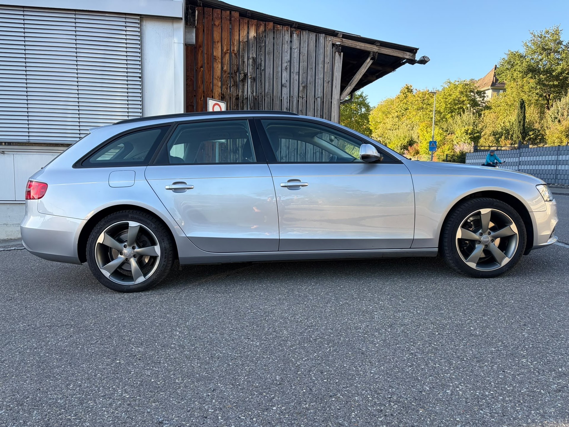 AUDI A4 Avant 2.0 TDI quattro S-tronic-image-12