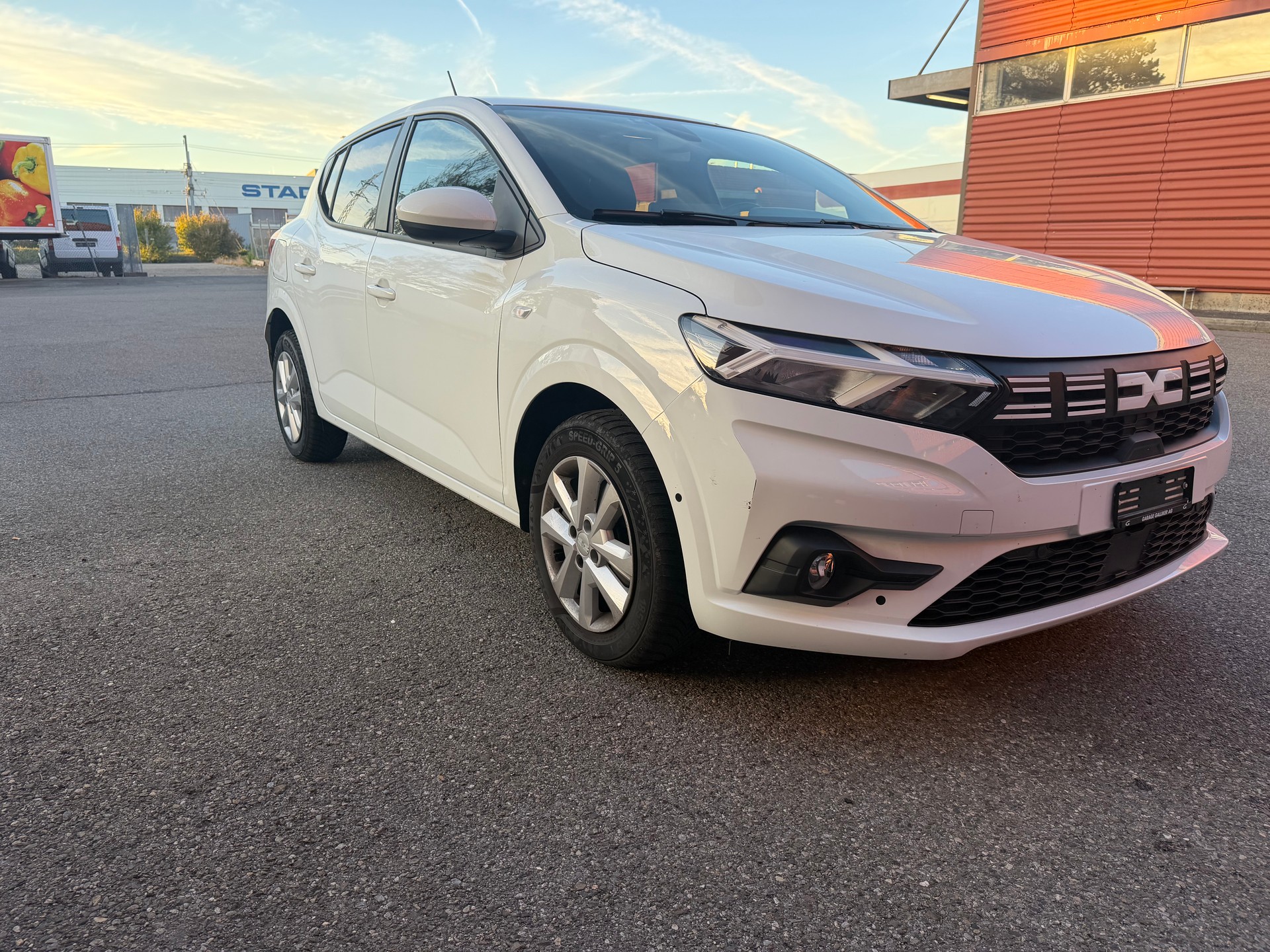 DACIA Sandero TCe 90 Expression CVT-image-1