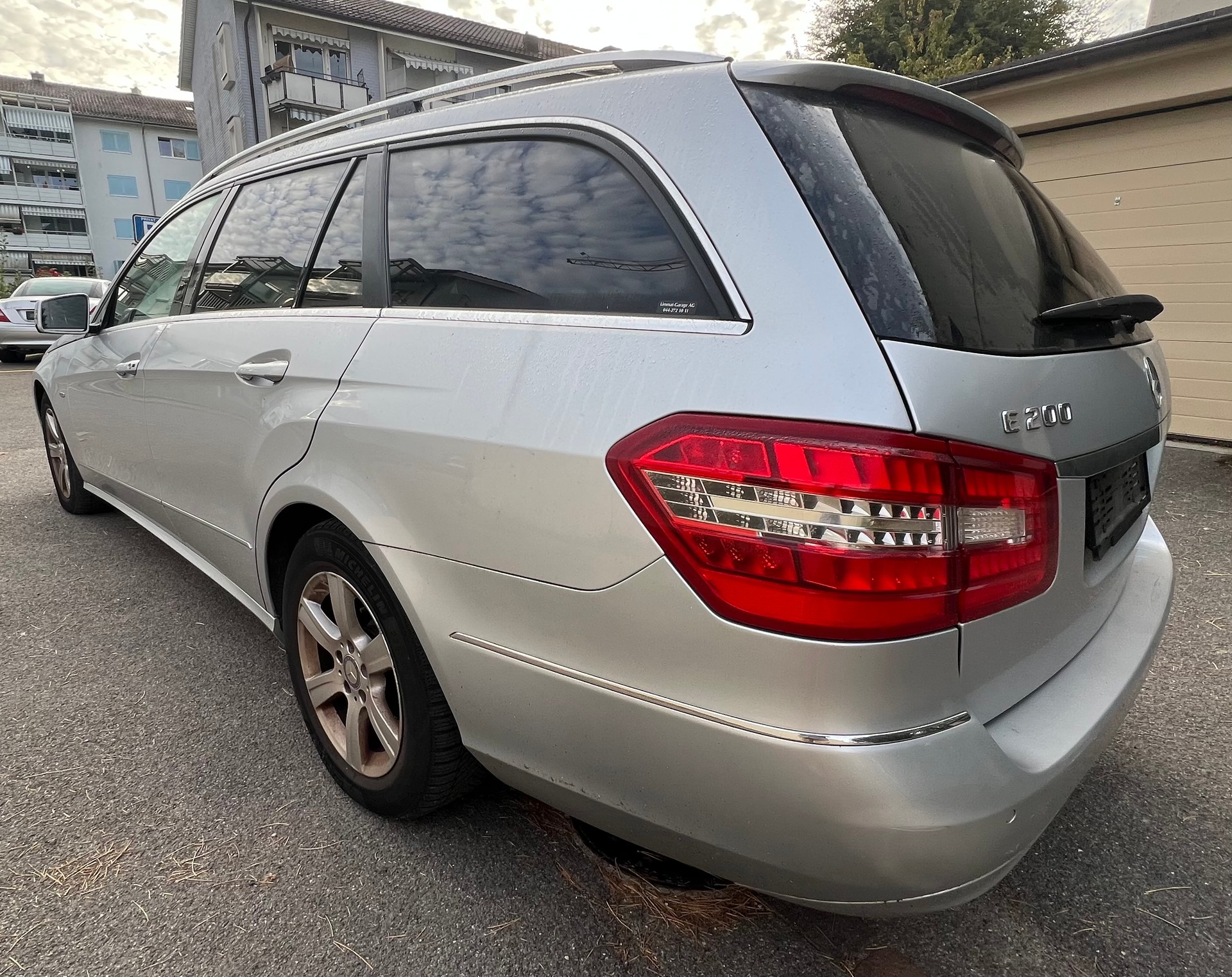 MERCEDES-BENZ E 200 CDI BlueEfficiency My Star Automatic-image-4