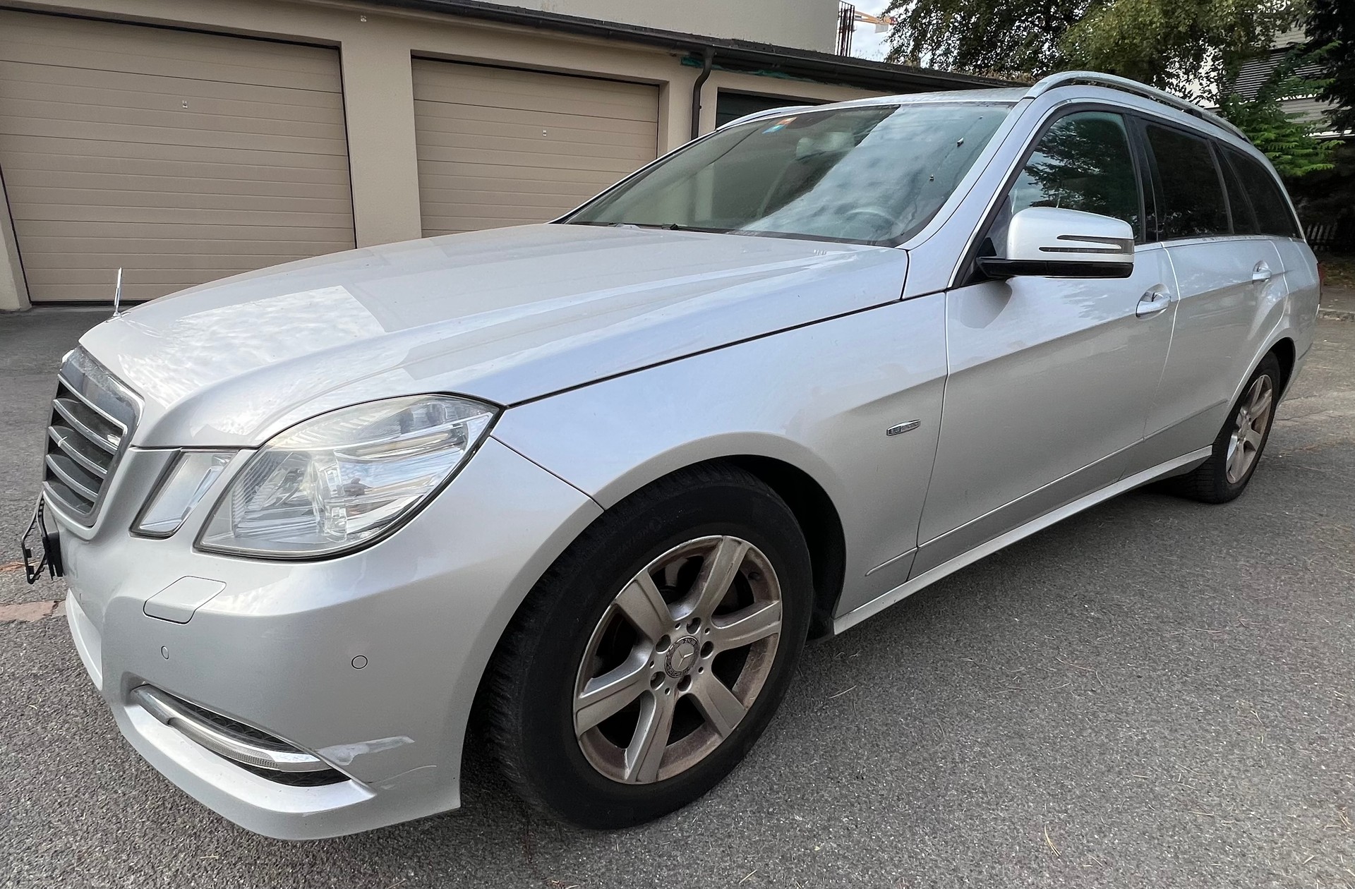 MERCEDES-BENZ E 200 CDI BlueEfficiency My Star Automatic-image-3