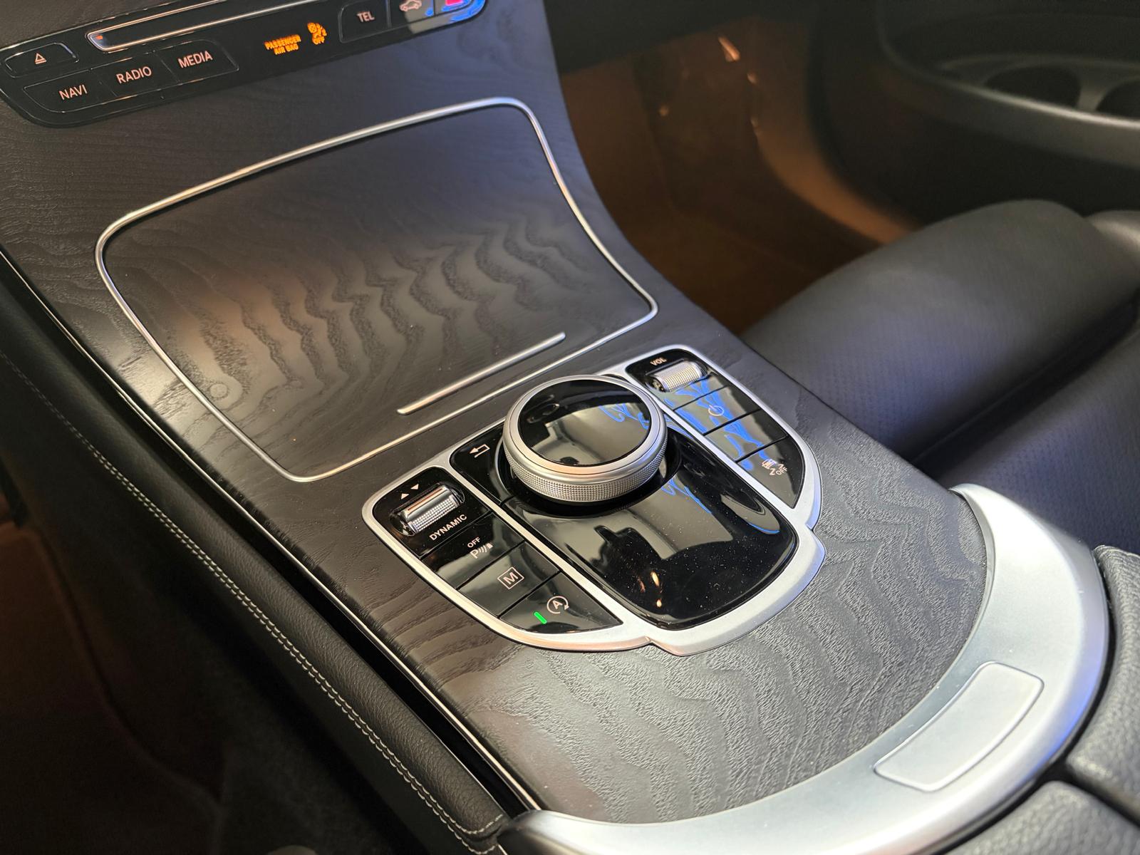 MERCEDES-BENZ GLC 250 d AMG Line 4Matic 9G-Tronic-image-23