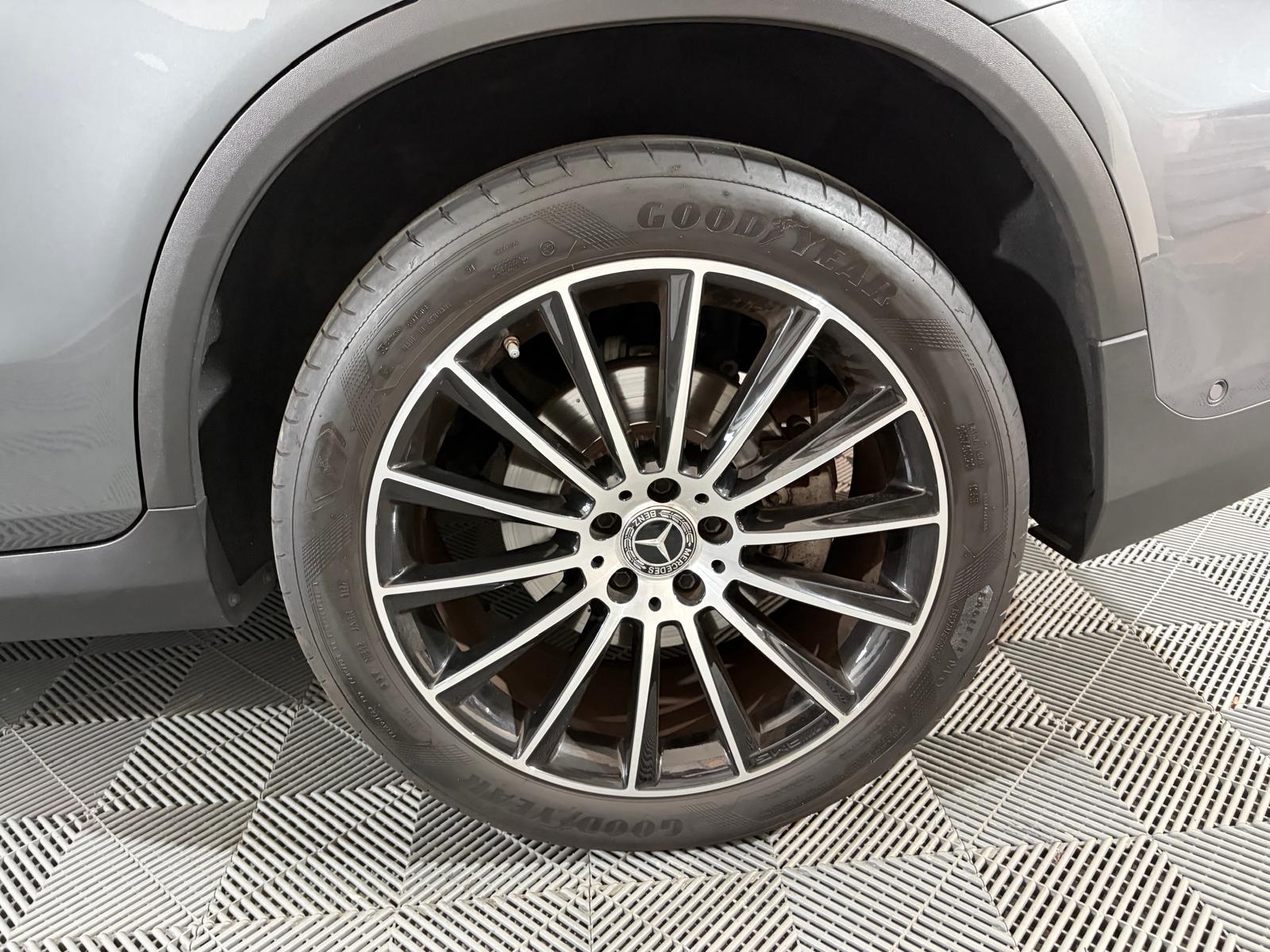 MERCEDES-BENZ GLC 250 d AMG Line 4Matic 9G-Tronic-image-29
