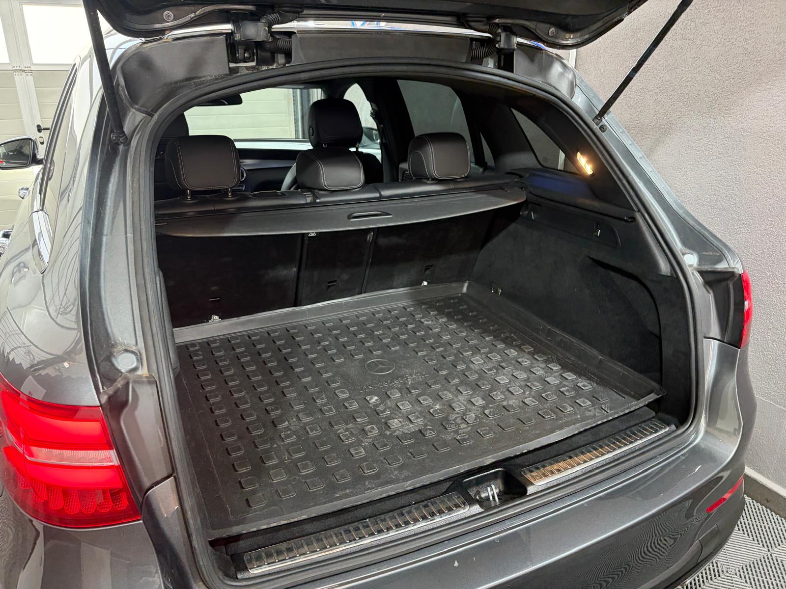 MERCEDES-BENZ GLC 250 d AMG Line 4Matic 9G-Tronic-image-24