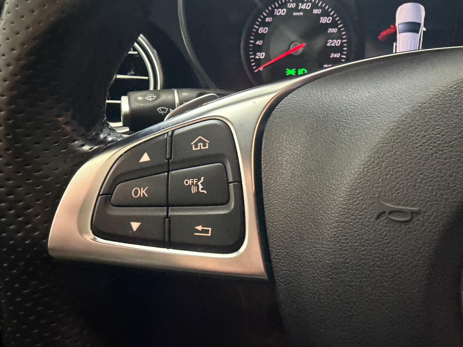 MERCEDES-BENZ GLC 250 d AMG Line 4Matic 9G-Tronic-image-17