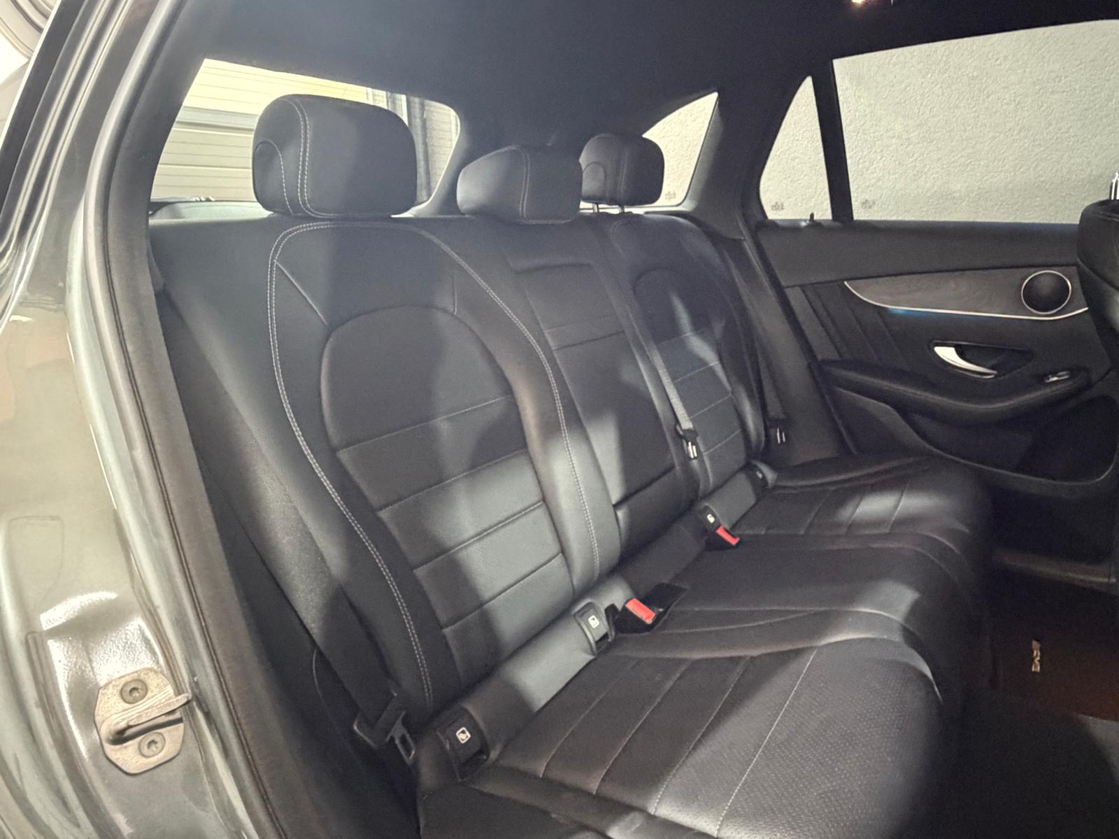 MERCEDES-BENZ GLC 250 d AMG Line 4Matic 9G-Tronic-image-12