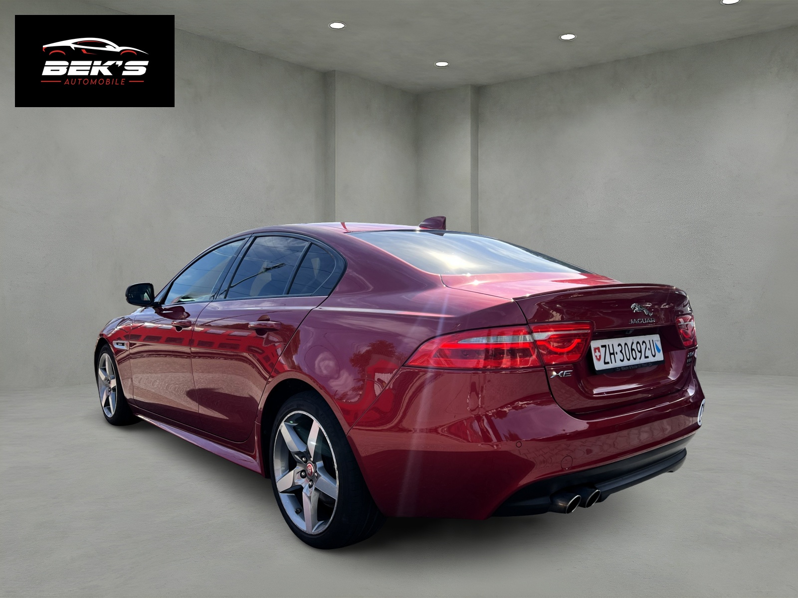 JAGUAR XE 20d R-Sport Automat-image-2