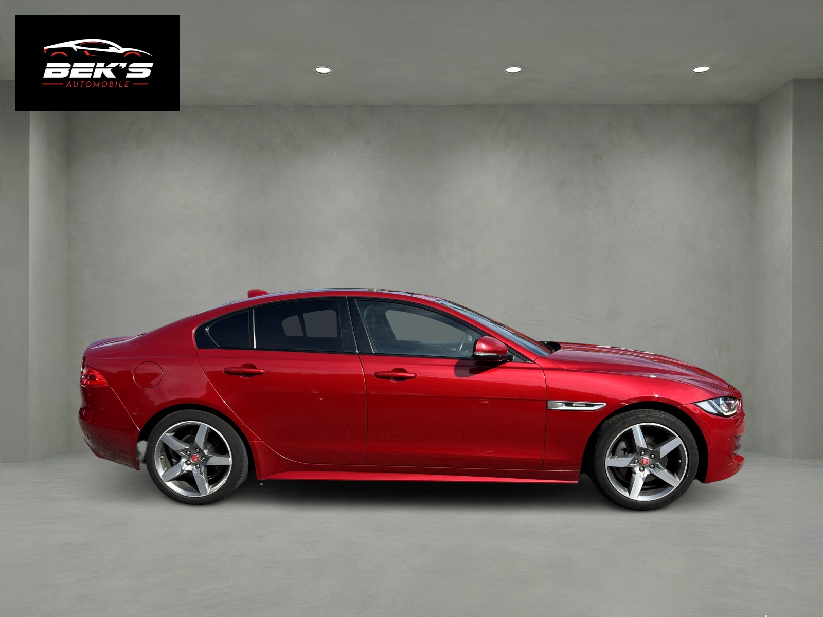 JAGUAR XE 20d R-Sport Automat-image-5