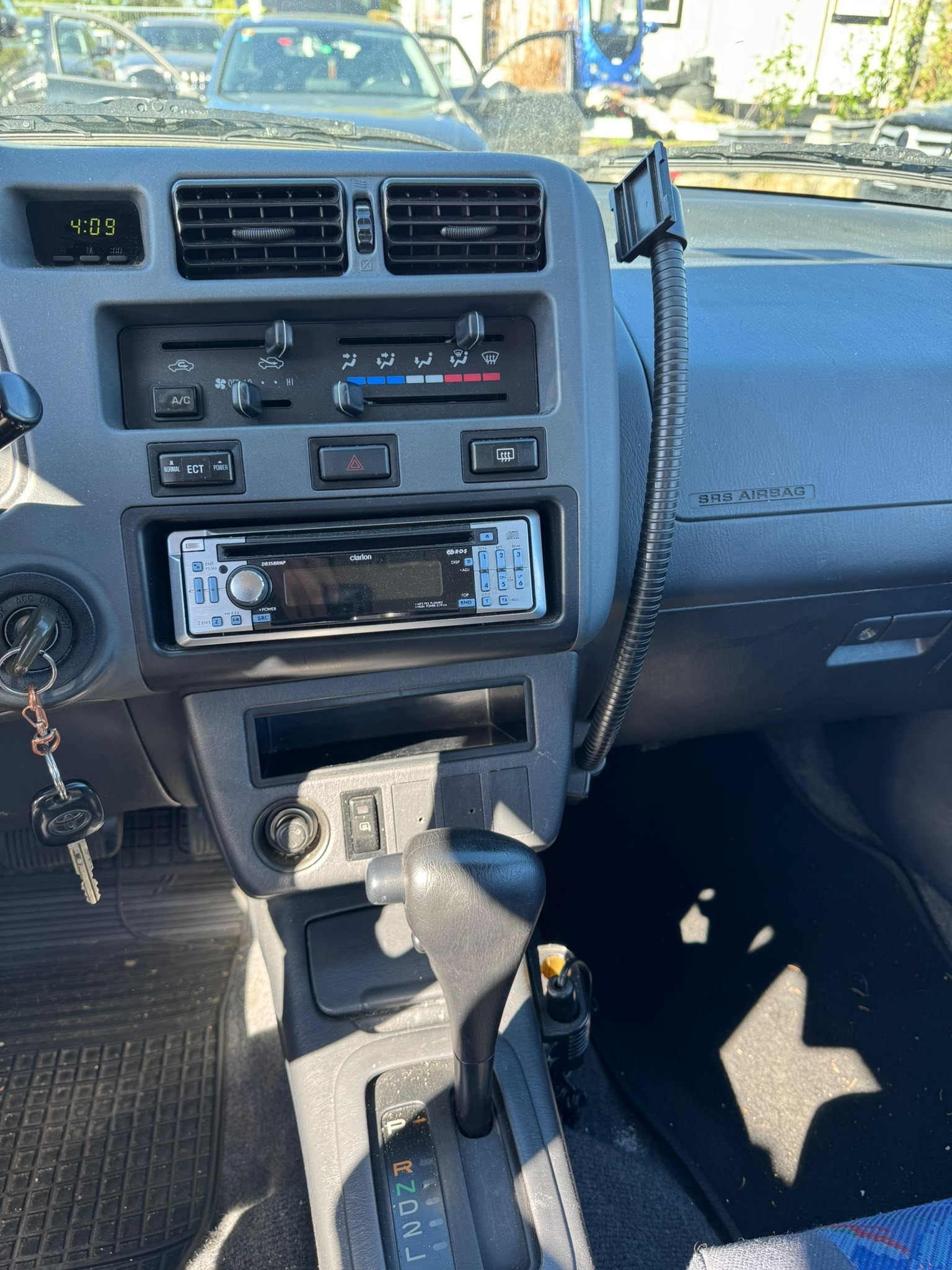 TOYOTA RAV-4 GX-image-13