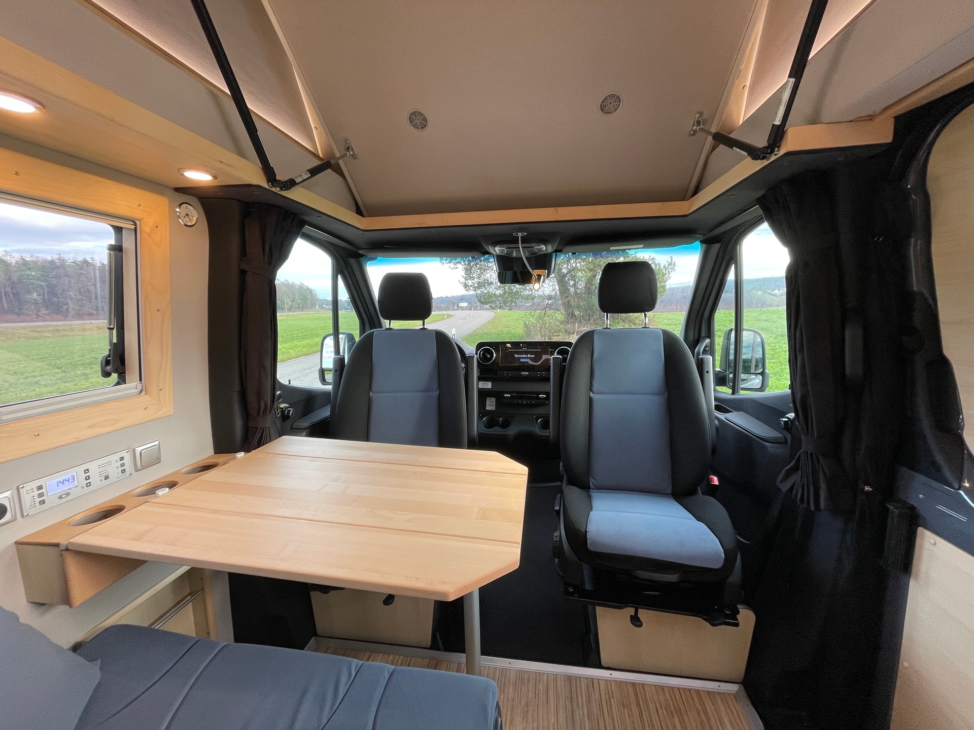 CS-REISEMOBILE Cosmo auf Basis Mercedes Sprinter 419 CDI 4x4-image-8