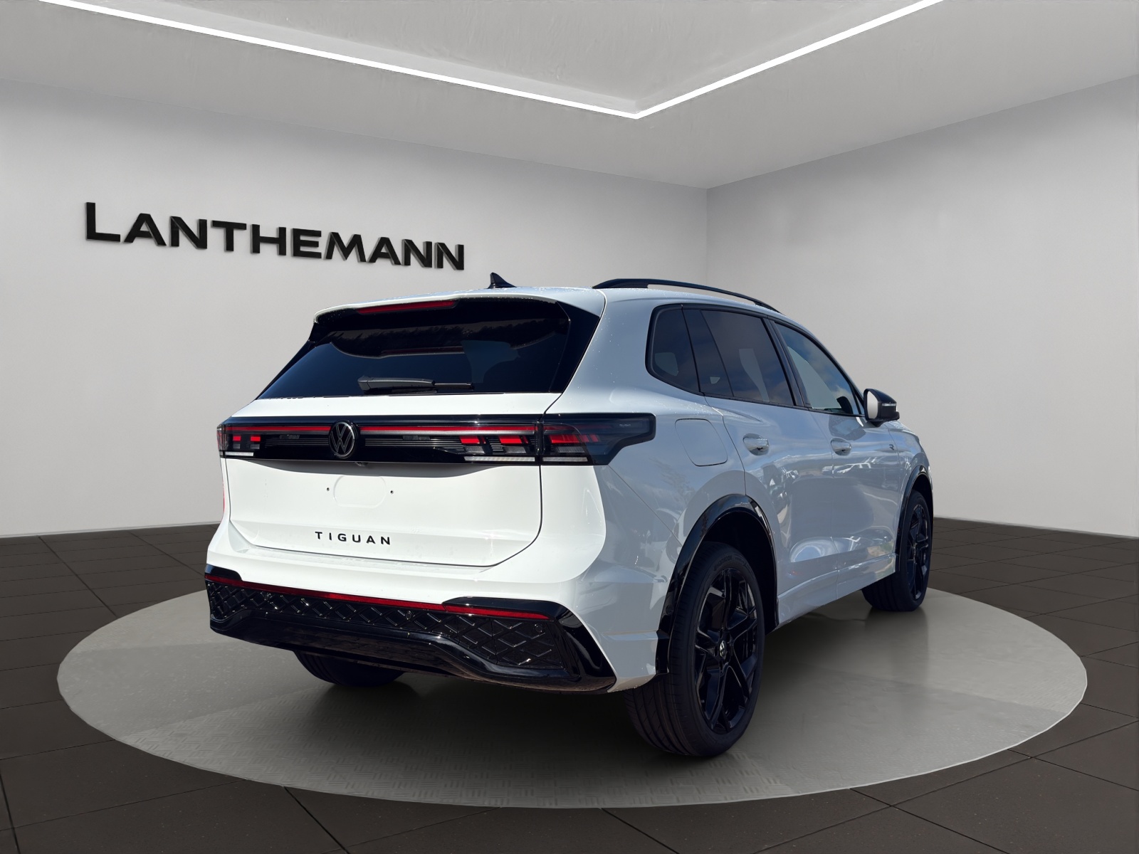 VW Tiguan 2.0 TDI SCR R-Line United 4Motion DSG-image-4