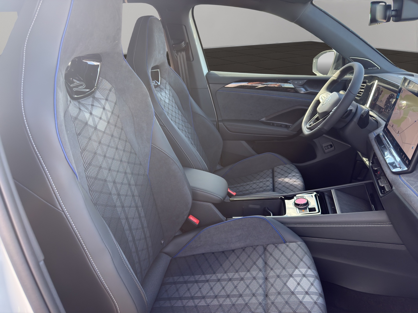 VW Tiguan 2.0 TDI SCR R-Line United 4Motion DSG-image-17
