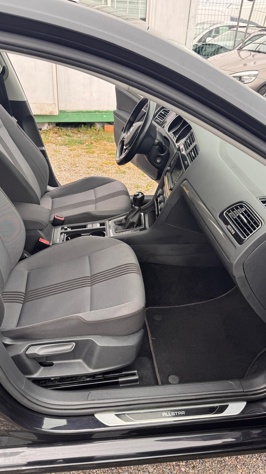 VW Golf Variant 1.4 TSI Allstar-image-12