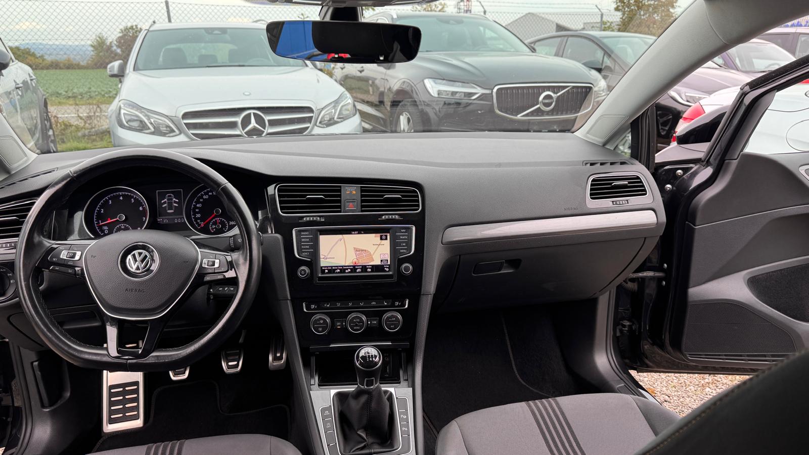 VW Golf Variant 1.4 TSI Allstar-image-7