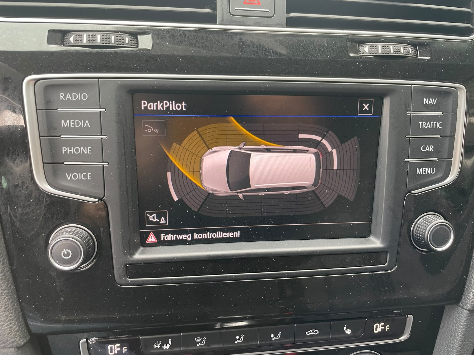VW Golf Variant 1.4 TSI Allstar-image-9