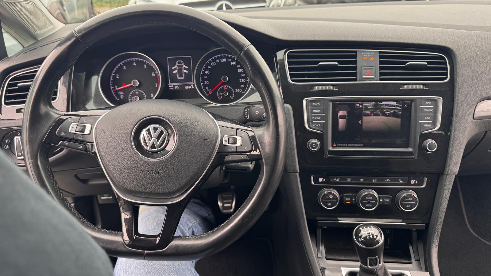 VW Golf Variant 1.4 TSI Allstar-image-8