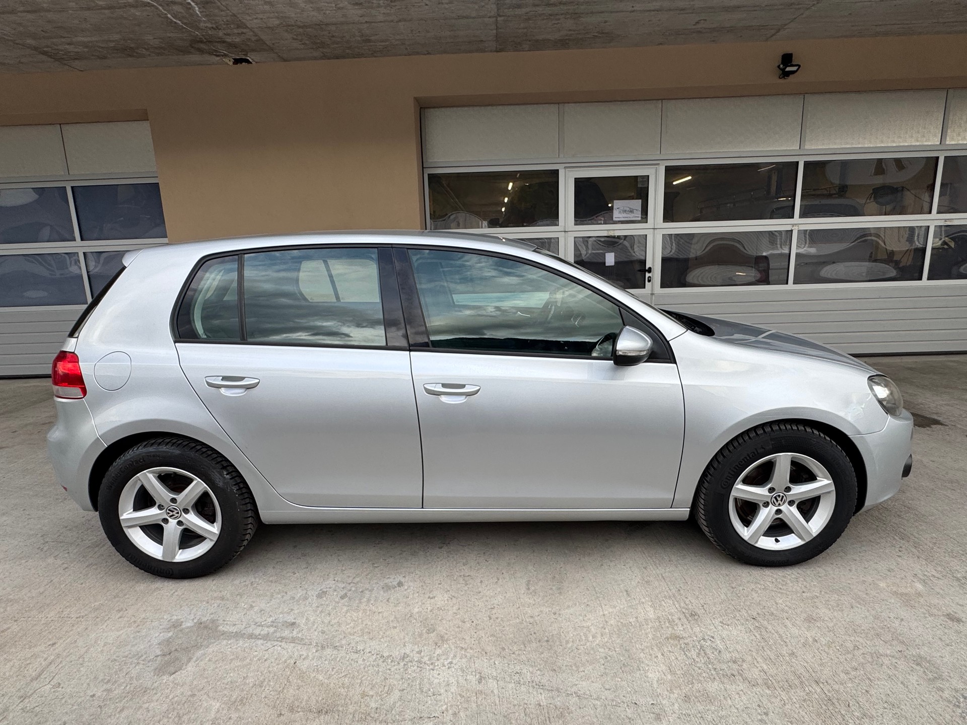 VW Golf 2.0 TDI Comfortline 4Motion-image-3