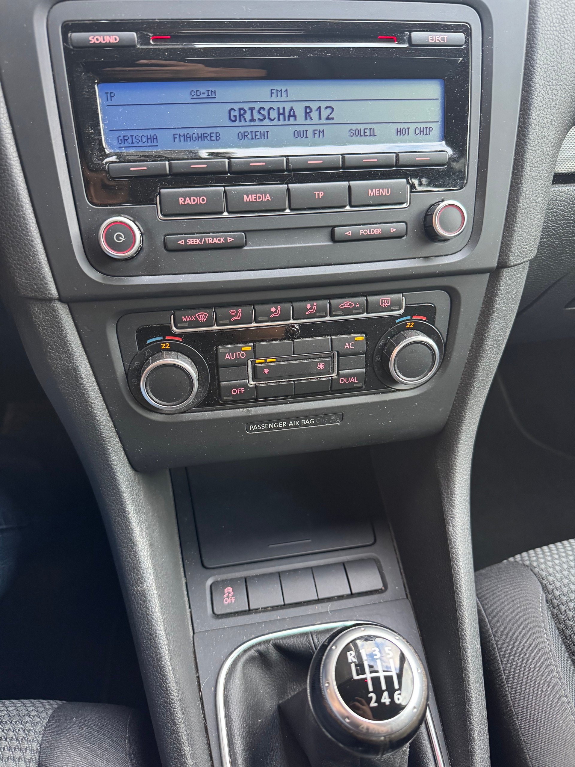 VW Golf 2.0 TDI Comfortline 4Motion-image-11