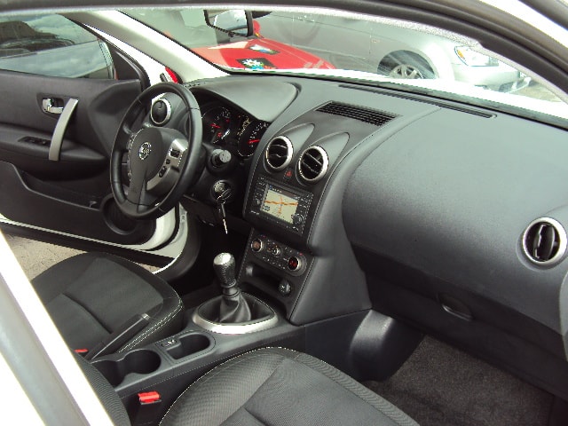 NISSAN Qashqai 2.0 acenta-image-3
