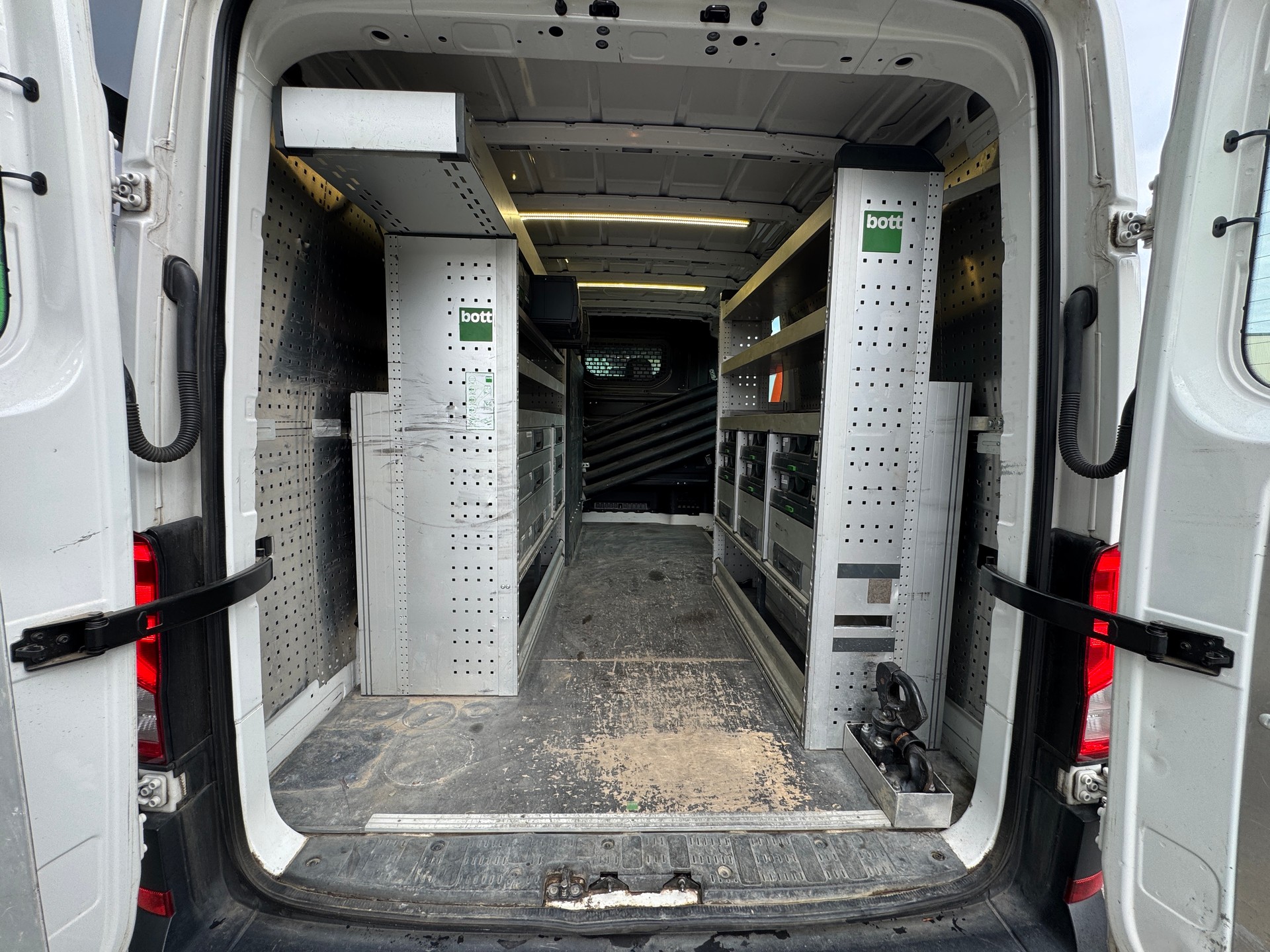 VW Crafter 35 2.0 Entry L3 A **Mit Werkstatt-Einrichtung**Frisch Ab MFK und Garantie 12Mnt**7000KG Zuggewicht**Klima**Tempomat**-image-13