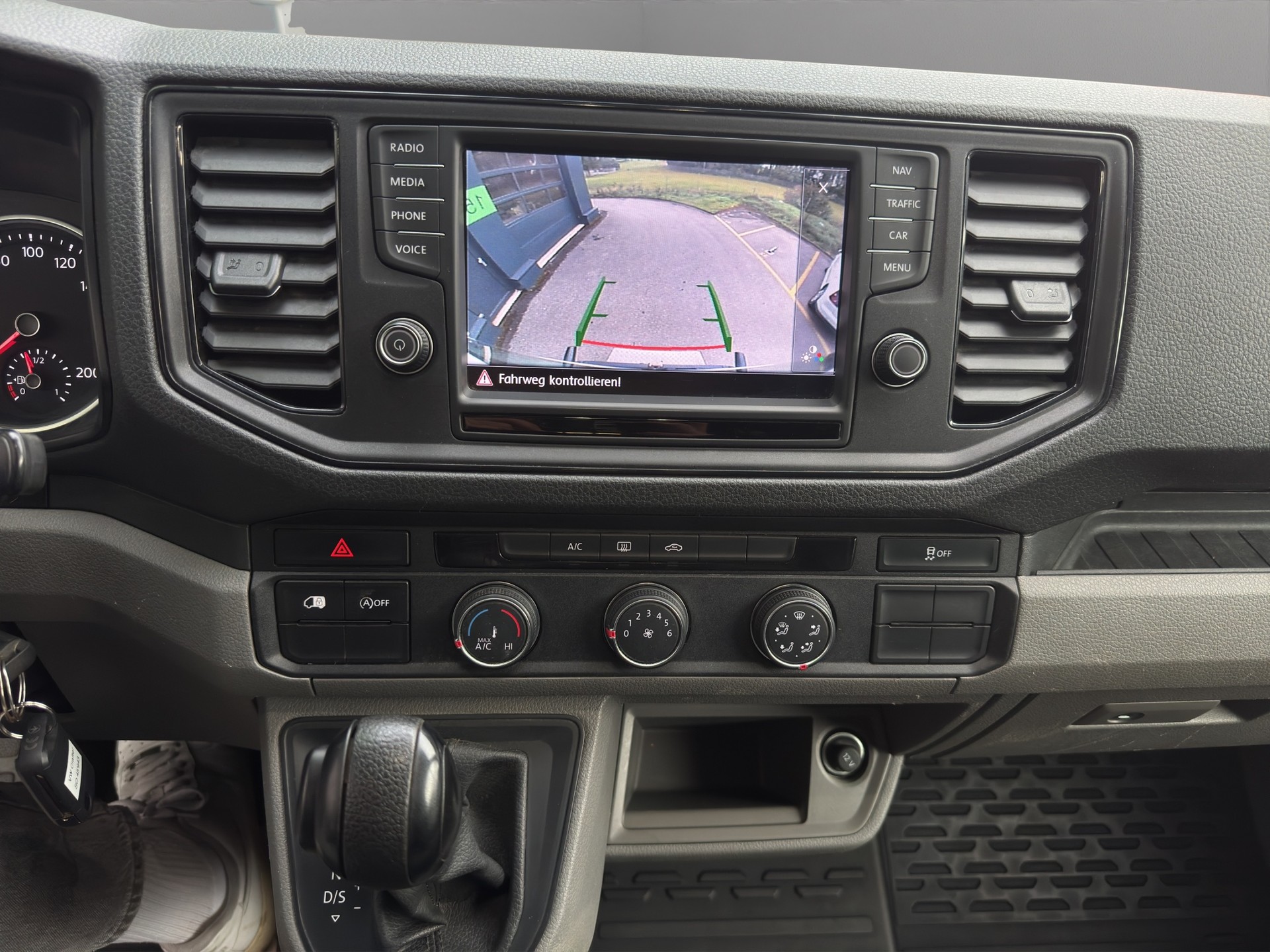 VW Crafter 35 2.0 Entry L3 A **Mit Werkstatt-Einrichtung**Frisch Ab MFK und Garantie 12Mnt**7000KG Zuggewicht**Klima**Tempomat**-image-11