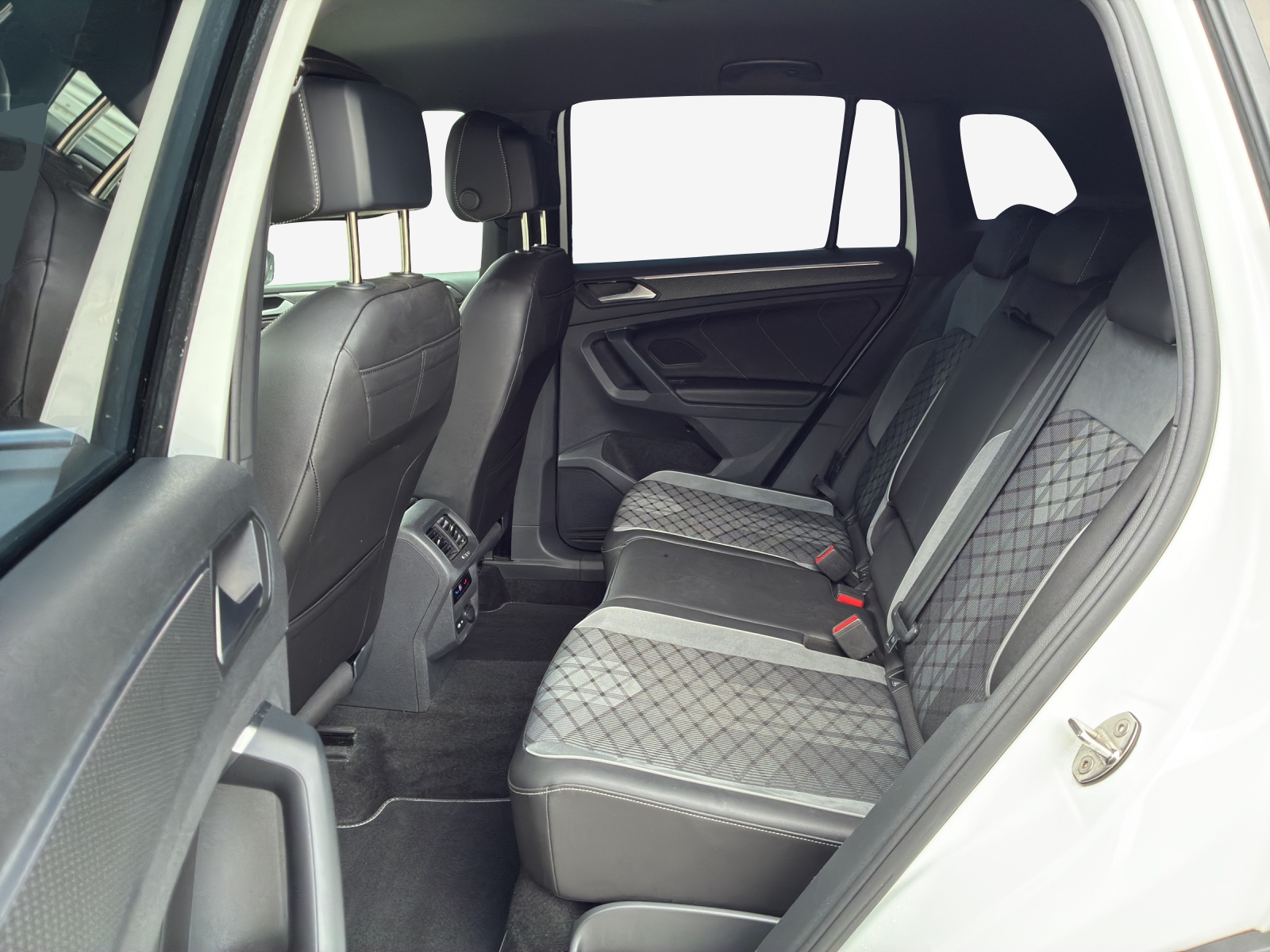 VW Tiguan 1.4TSI PHEV Selection DSG-image-11