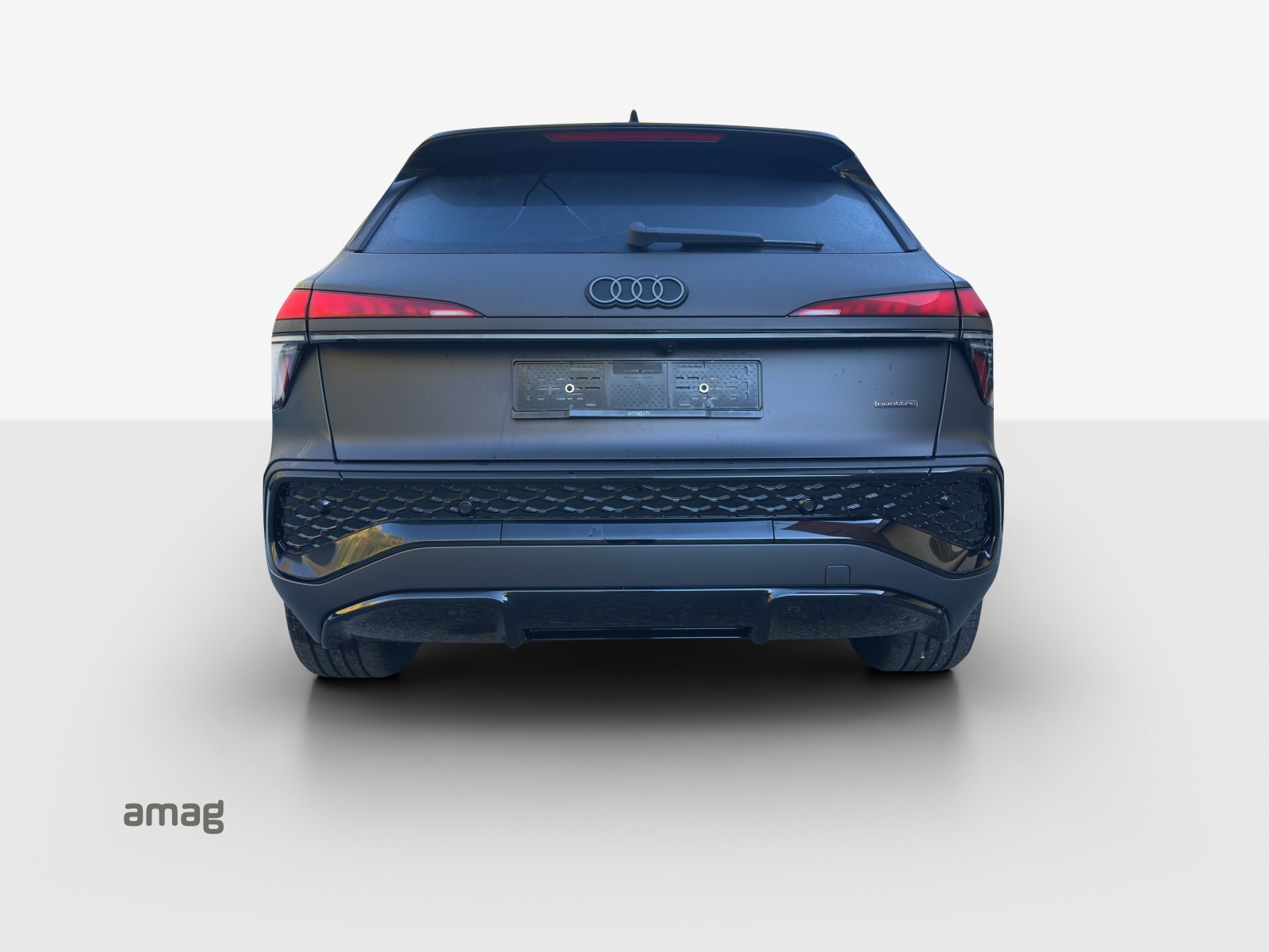 AUDI Q3 SUV TFSI quattro 195 kW S tronic-image-3
