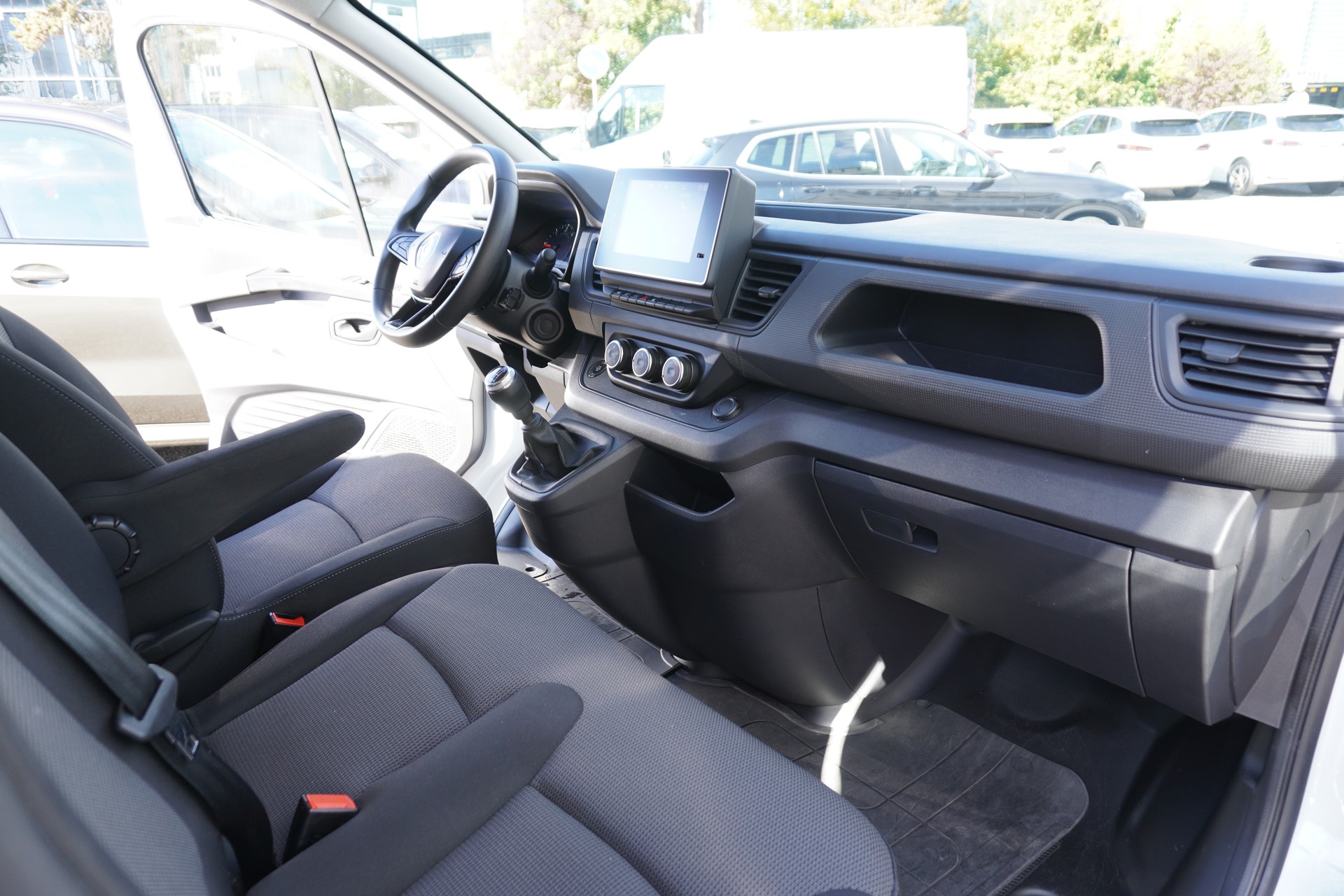 RENAULT Trafic 2.0 Blue dCi 130 Advance L1H1 EN-image-13