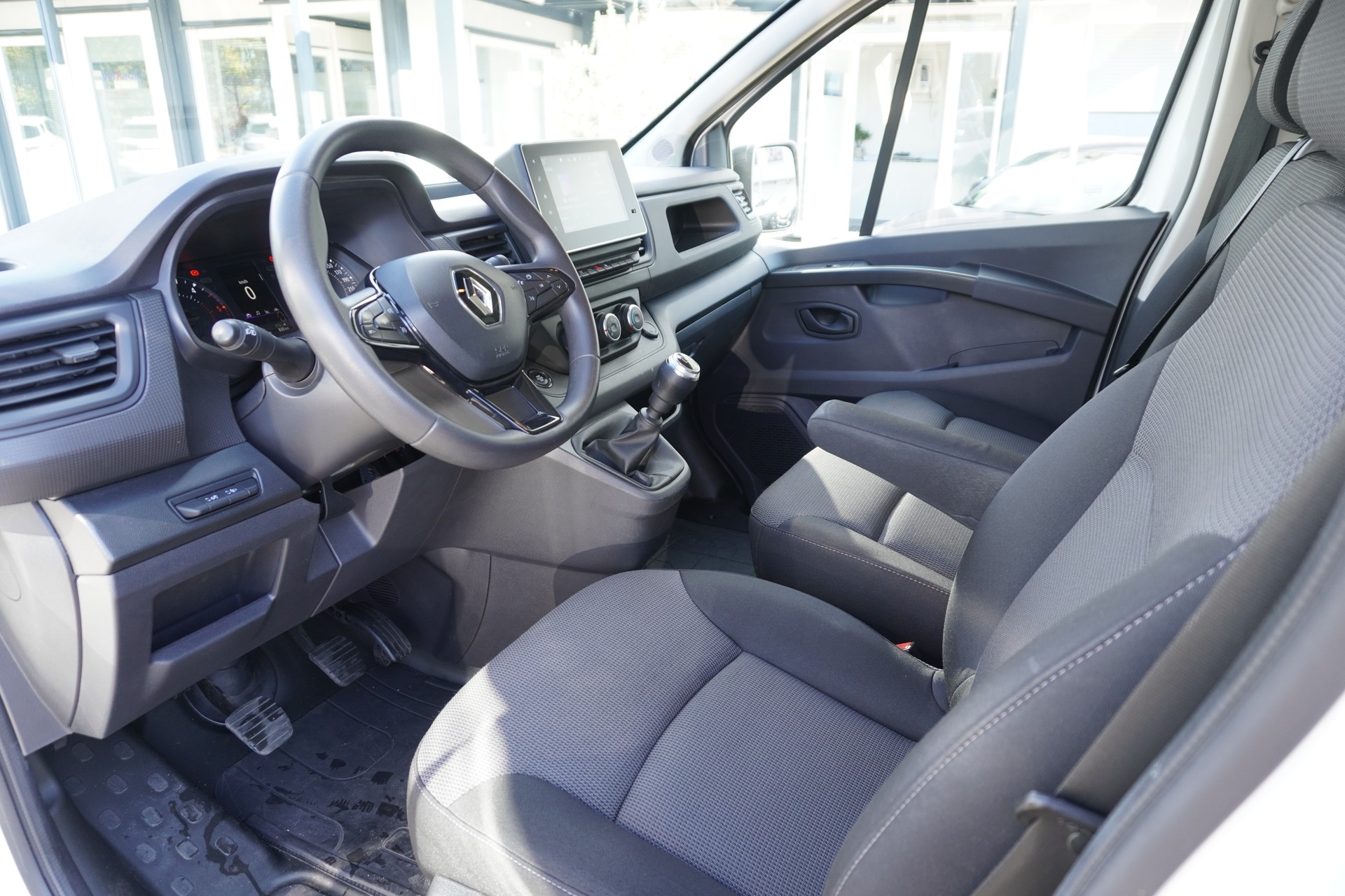 RENAULT Trafic 2.0 Blue dCi 130 Advance L1H1 EN-image-14