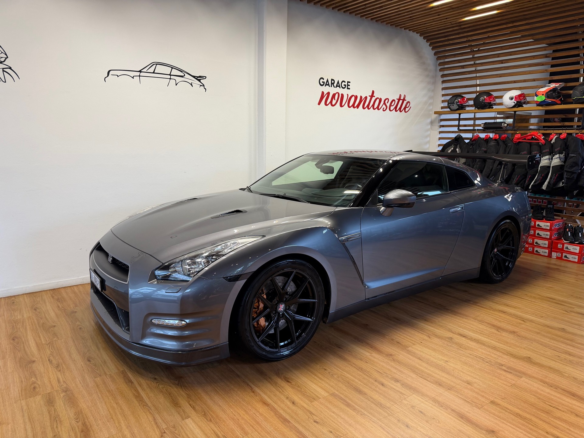 NISSAN GT-R 3.8 V6 Biturbo Premium Edition-image-1
