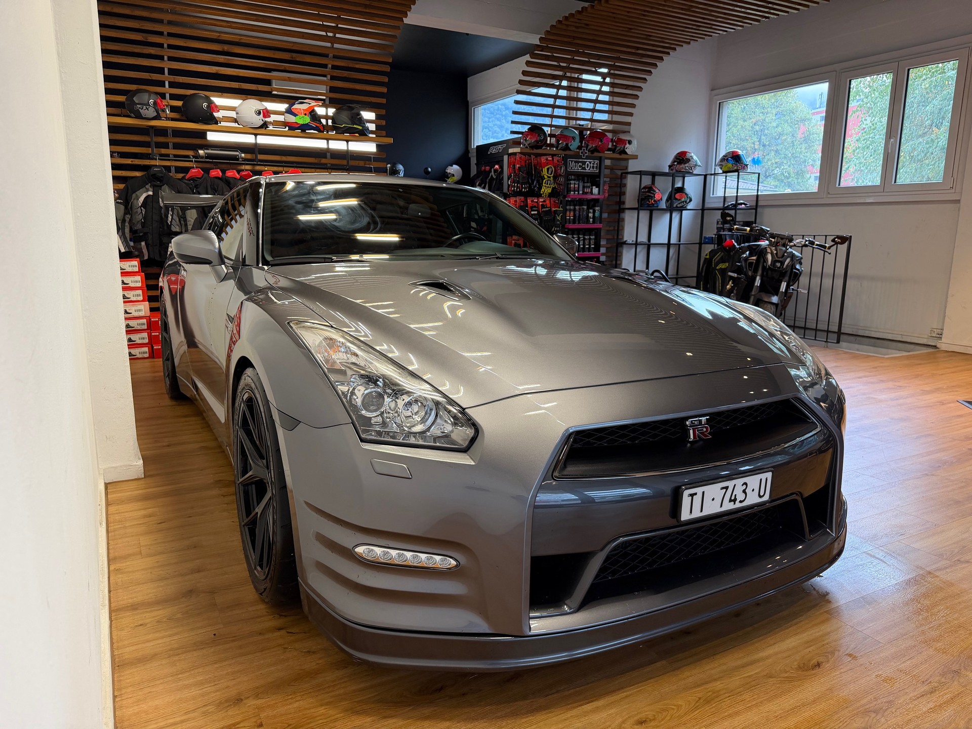 NISSAN GT-R 3.8 V6 Biturbo Premium Edition-image-2