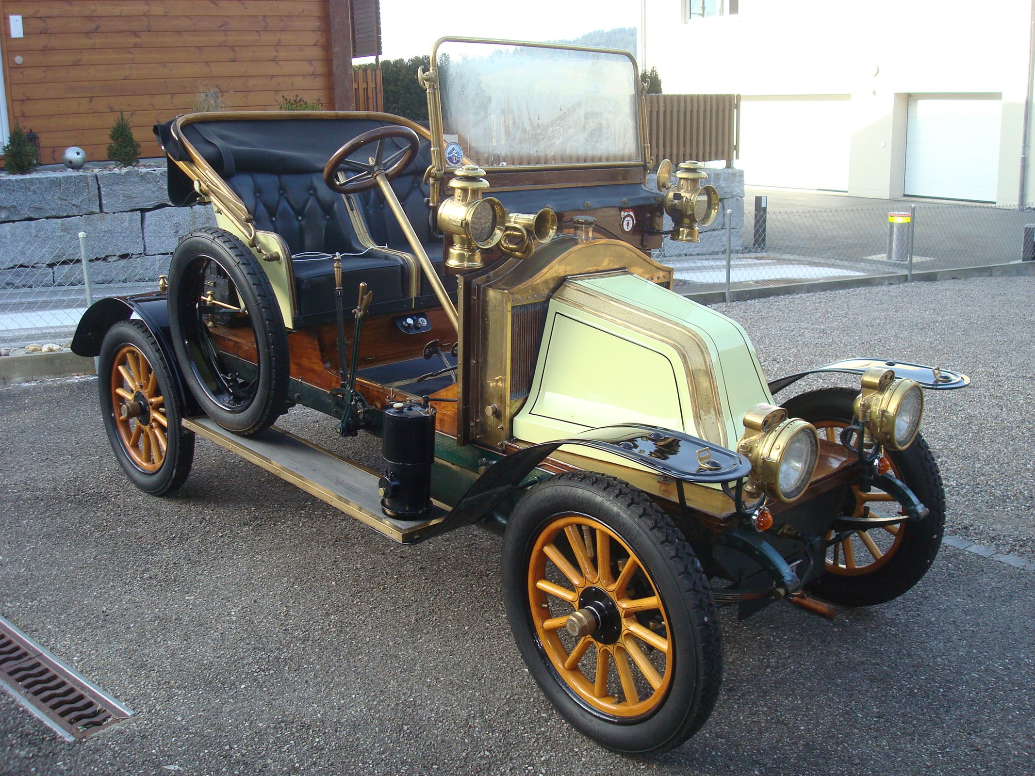 Car photo