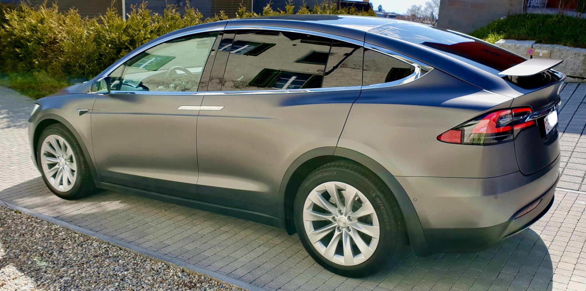 TESLA Model X 100 D-image-4