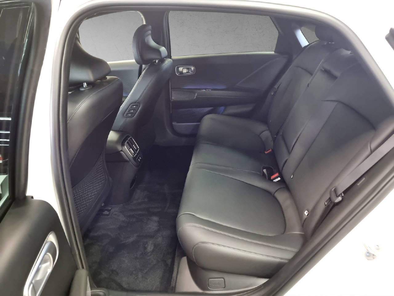 HYUNDAI Ioniq 6 Launch Edition 4WD 20"-image-10