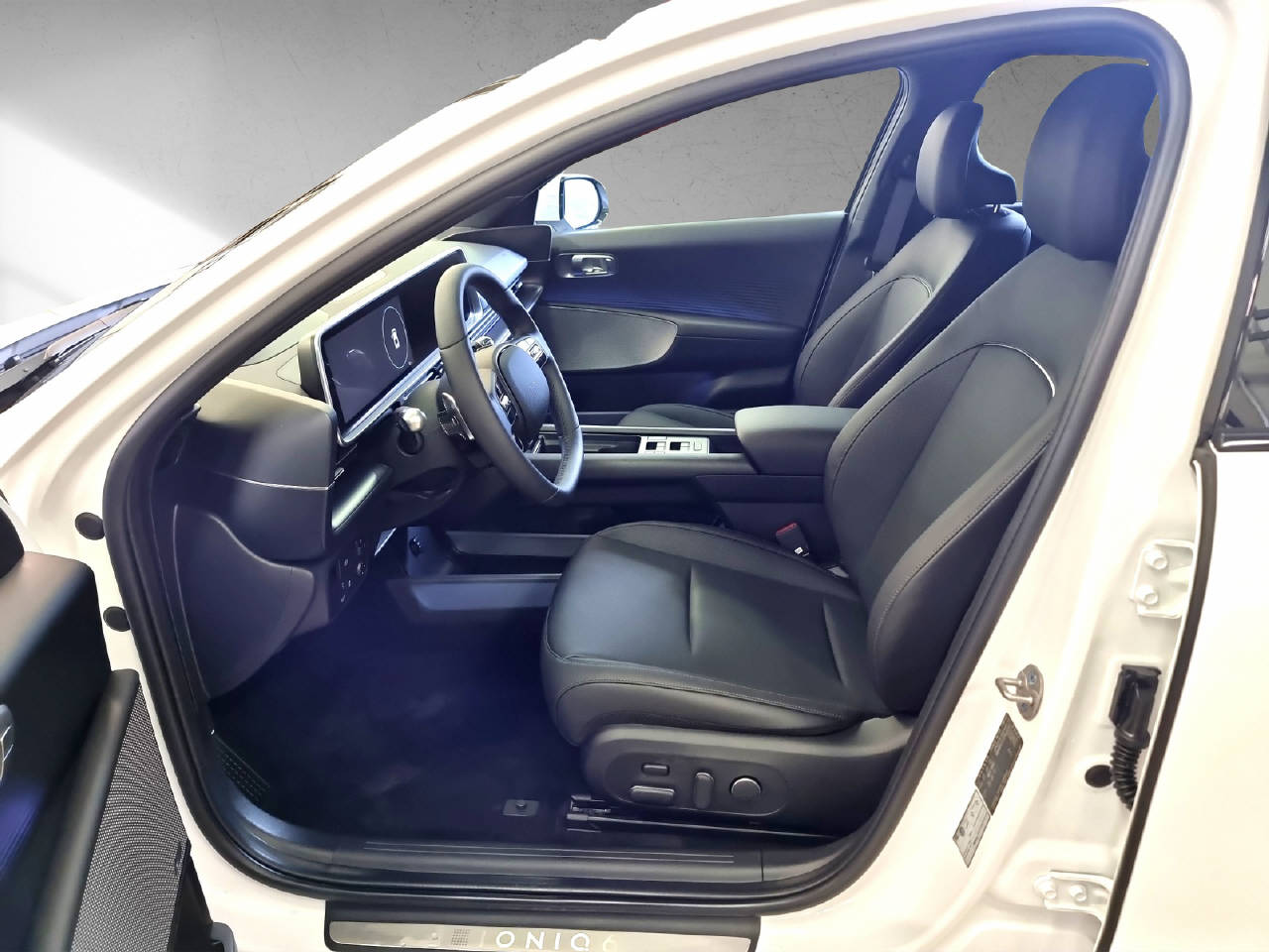 HYUNDAI Ioniq 6 Launch Edition 4WD 20"-image-5