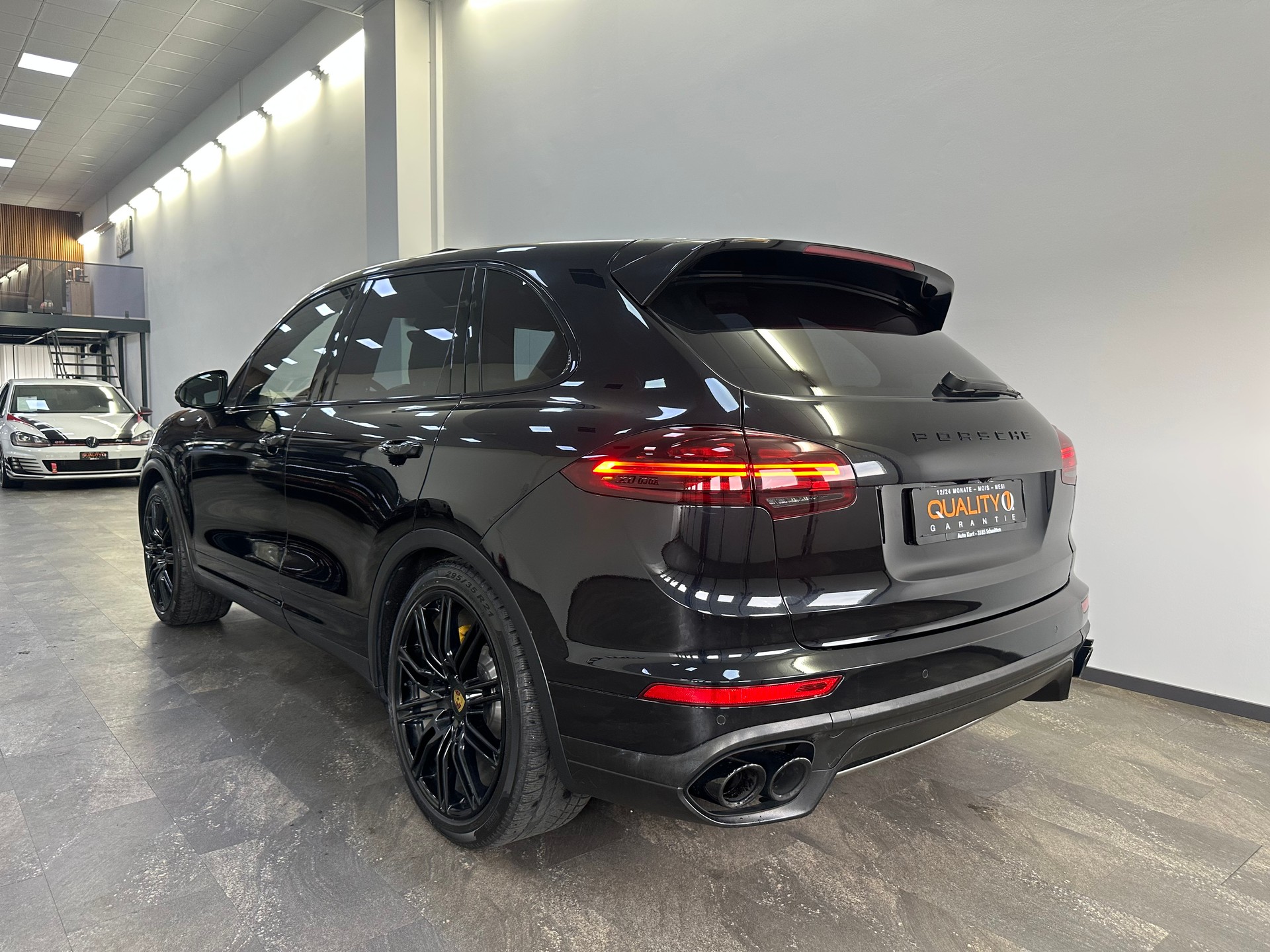 PORSCHE Cayenne Turbo-image-7