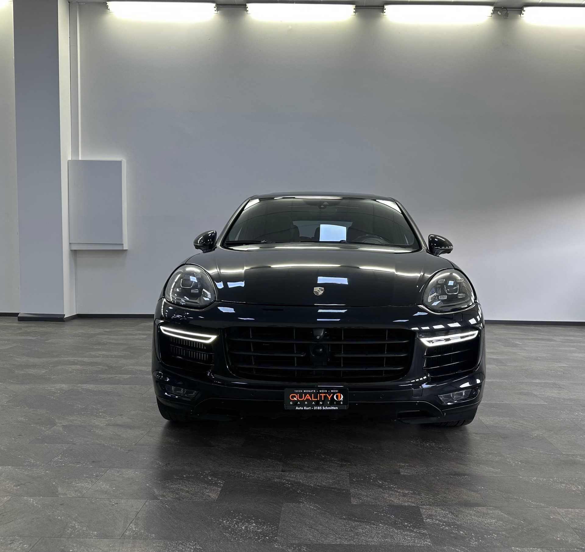 PORSCHE Cayenne Turbo-image-3